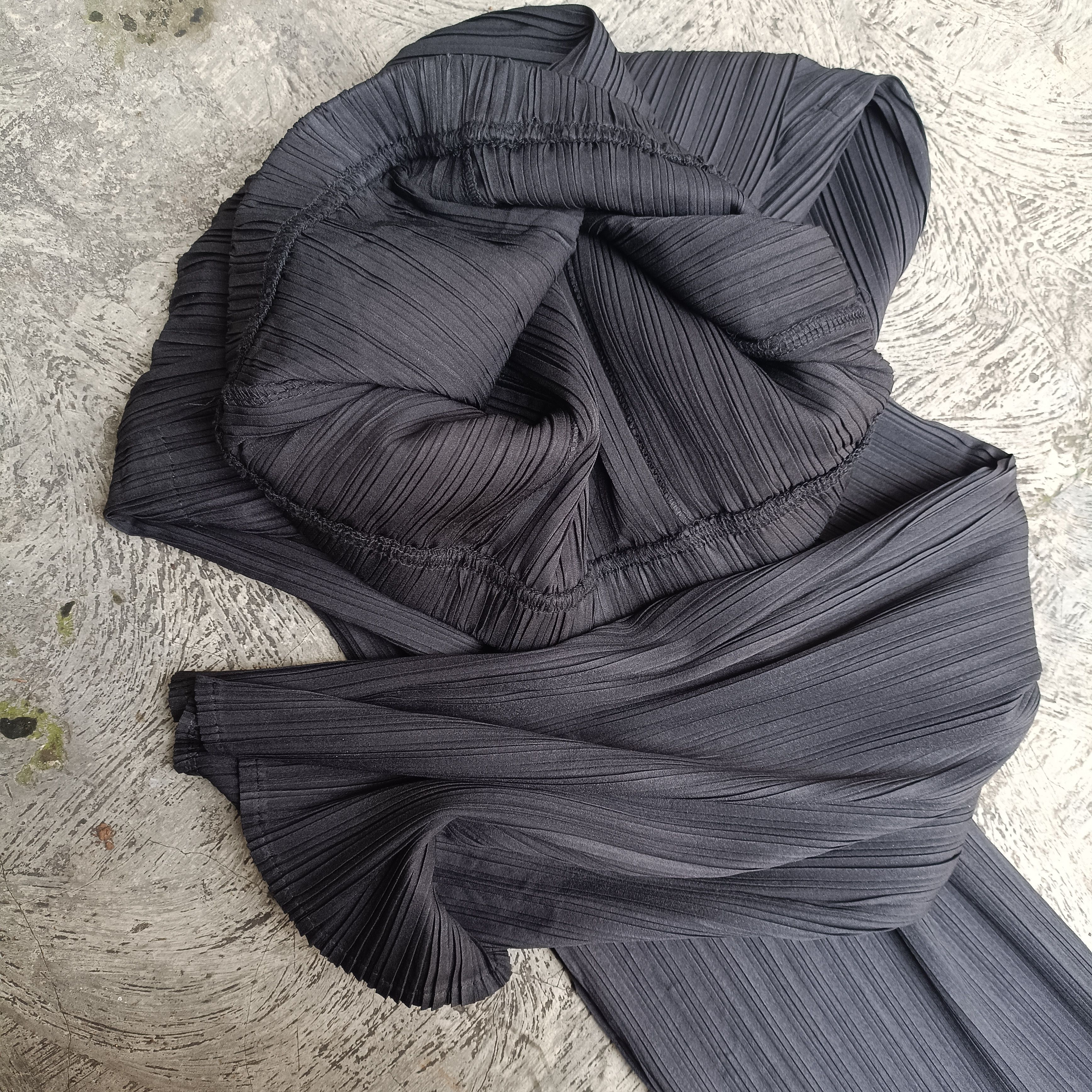 Issey Miyake Pleats Me Pants Black Size 28" / US 6 / IT 42 - 4 Thumbnail