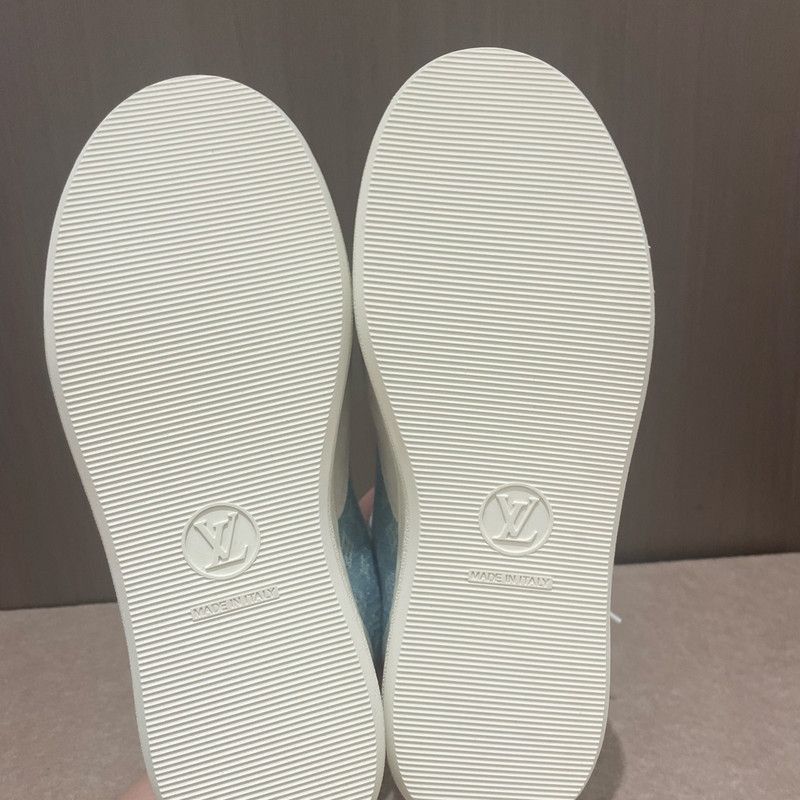 Louis Vuitton Louis Vuitton Stadium Low-Top Sneakers in Light Blue - Size US 10 / EU 43 - 4 Thumbnail
