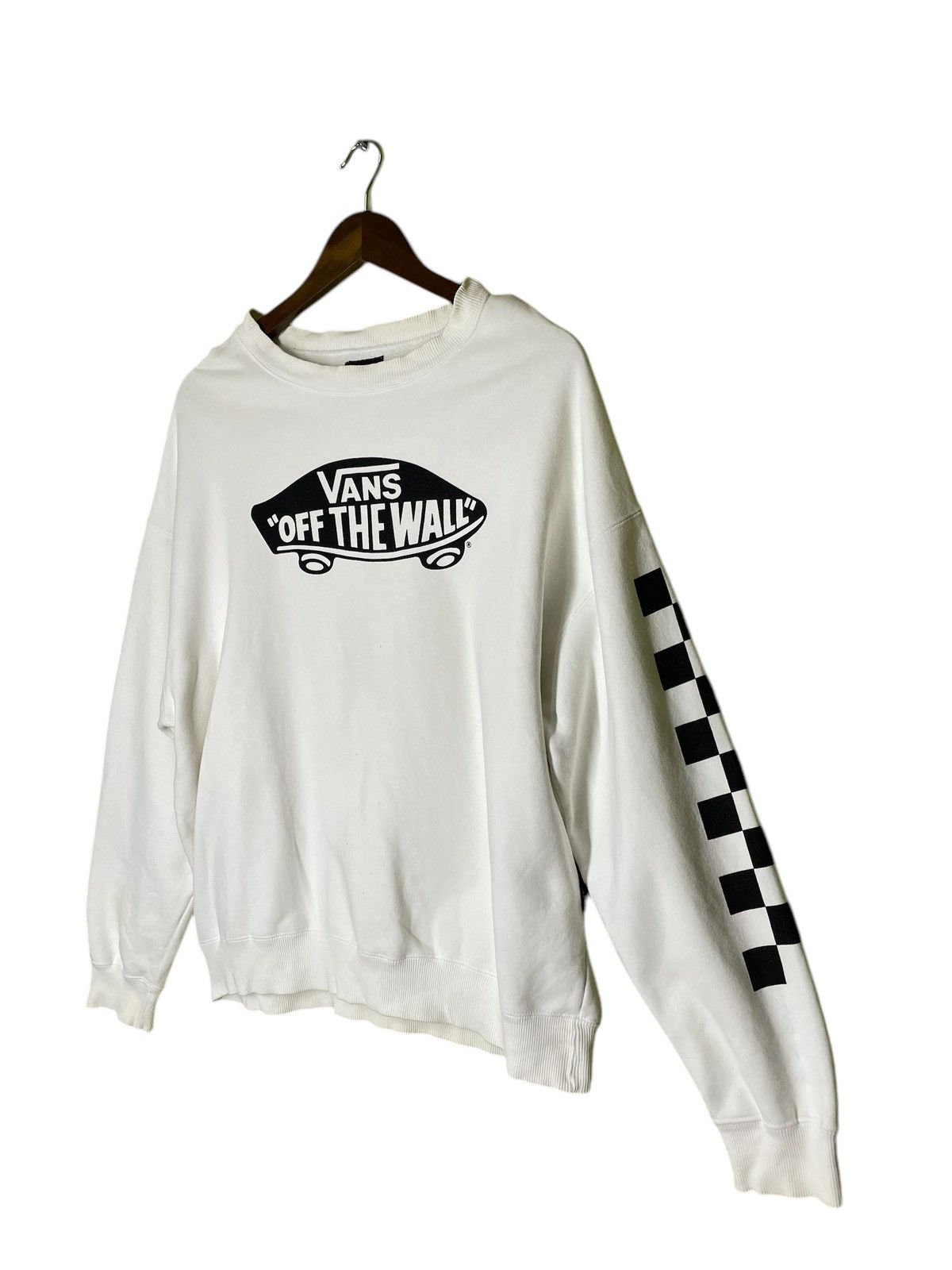 Japanese Brand VANS OFF THE WALL CREWNECK BIG LOGO PRINT SIZE L Size US L / EU 52-54 / 3 - 2 Thumbnail