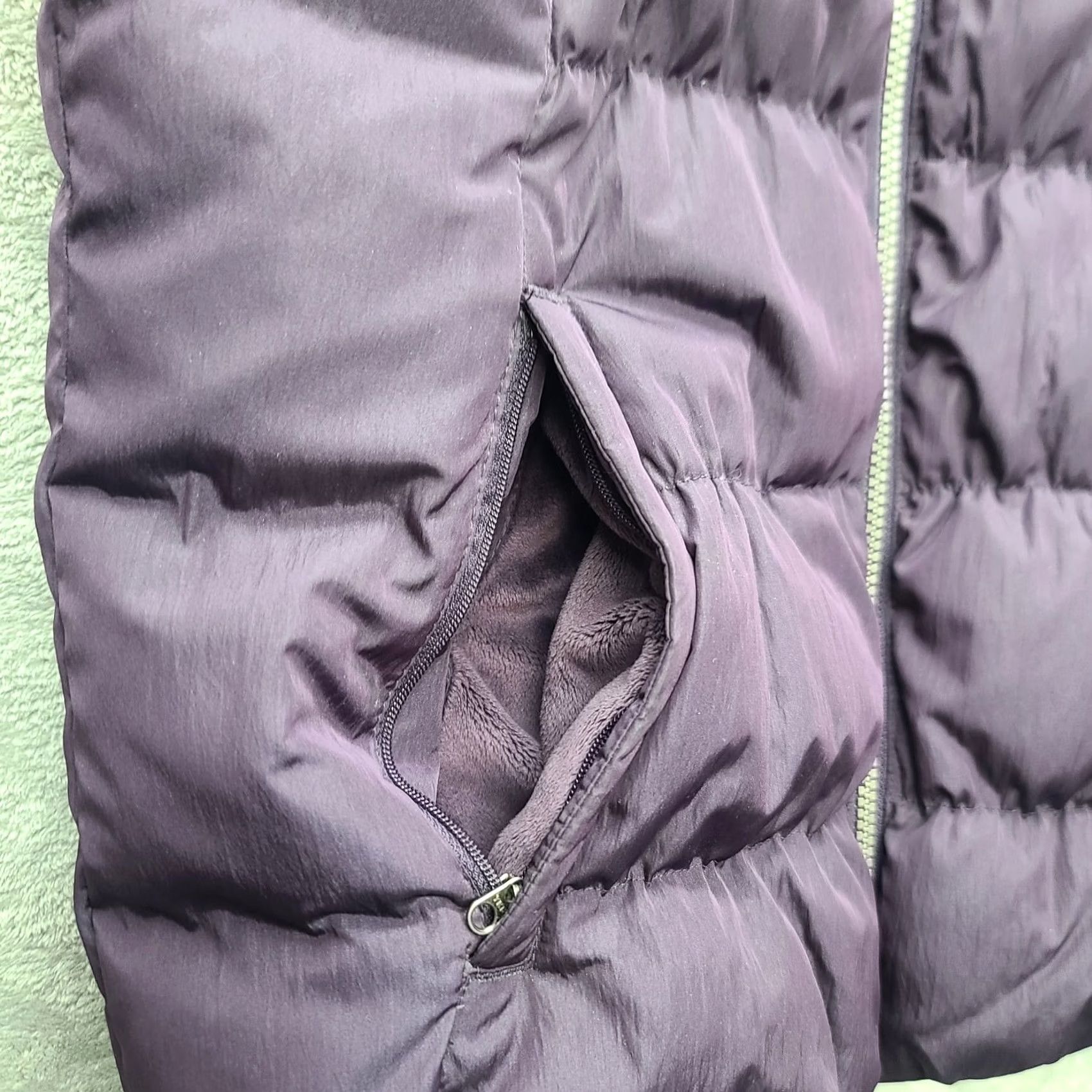 Eddie Bauer VINTAGE? No. Eddie Bauer Puffer Vest Womens S Goose Down Fleece Lined Regular Fit Gorpcore Size S / US 4 / IT 40 - 6 Thumbnail