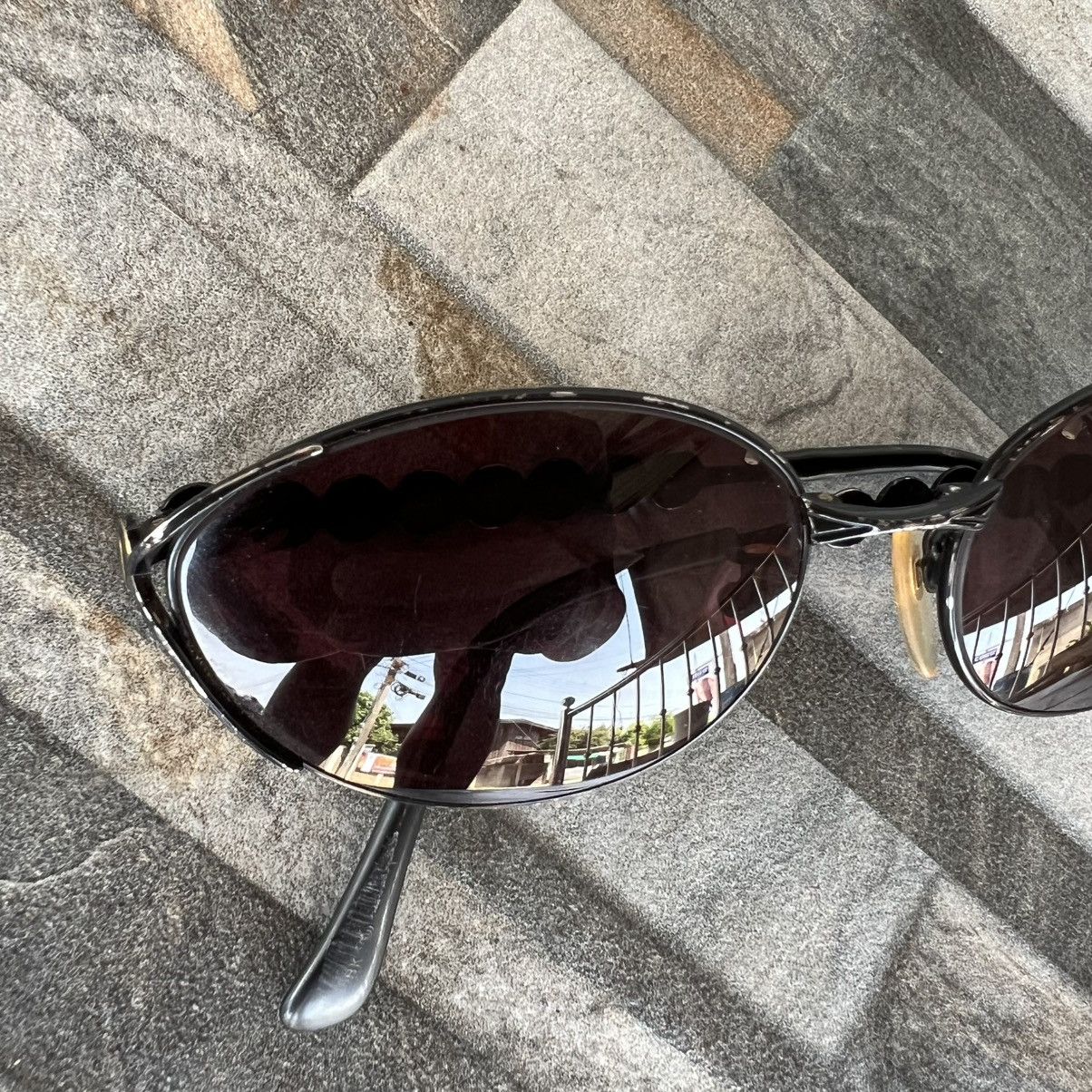 Valentino Vintage Valentino Sunglasses 5516-135 Size ONE SIZE - 9 Thumbnail