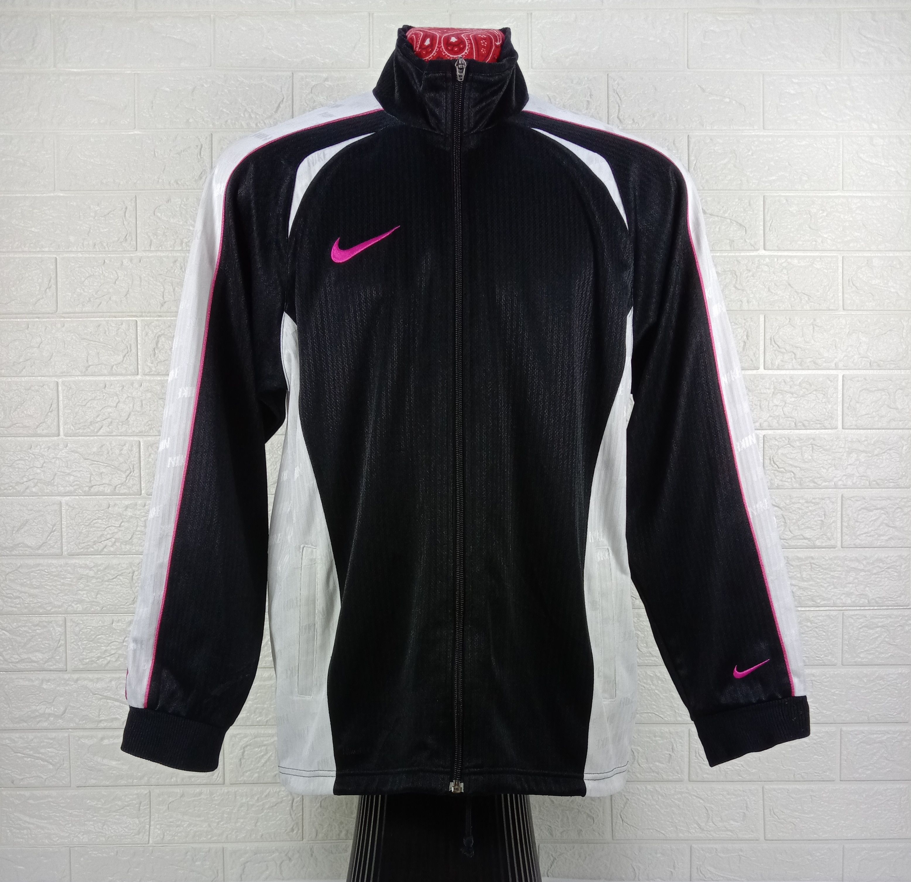 Nike Vintage Nike Dry Fit Sportwear Size US XL / EU 56 / 4 - 1 Thumbnail