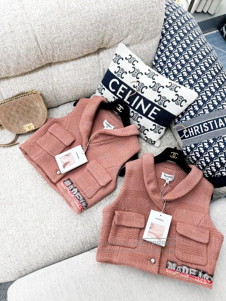Chanel Chanel 21B Heavy Industry Embroidered Salmon Orange Pink V Size XS / US 0-2 / IT 36-38 - 1 Thumbnail