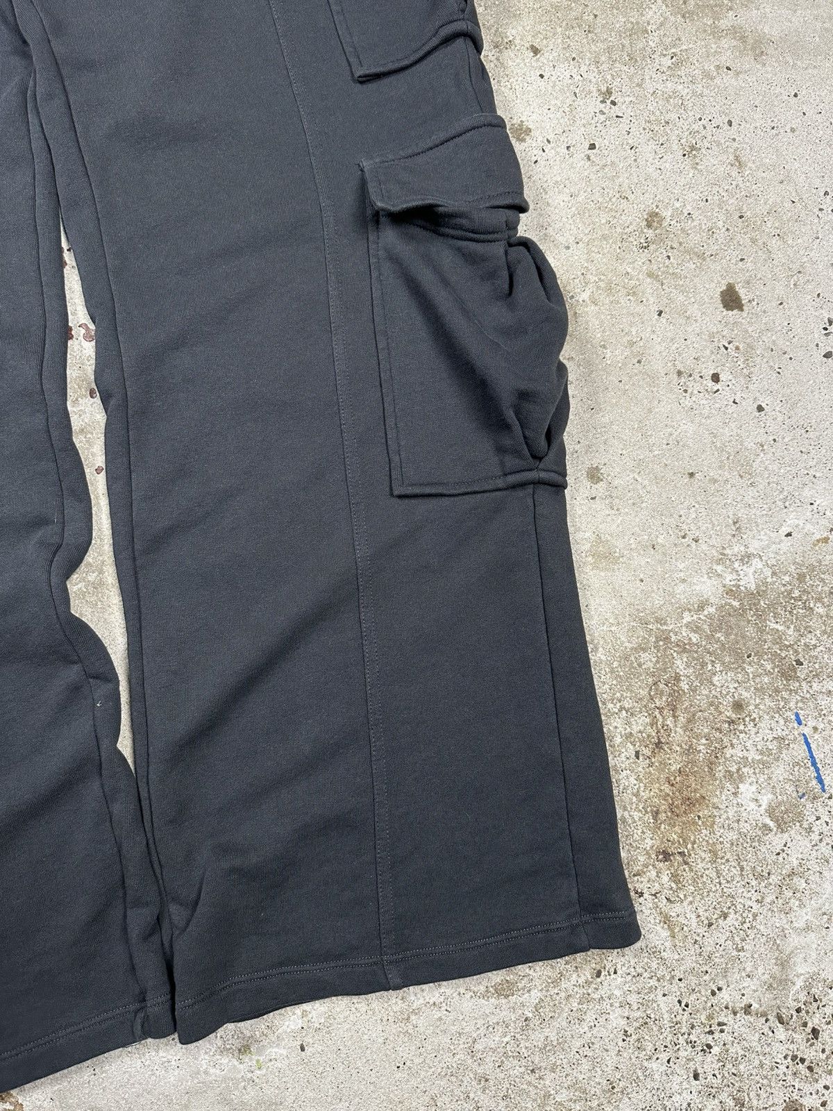 Japanese Brand Vintage Y2K ULTRA BAGGY Cargo Grey Sweatpants Flare Size US 32 / EU 48 - 4 Thumbnail