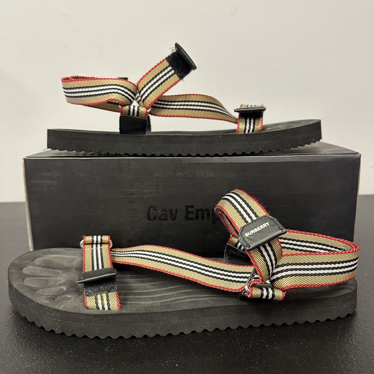 Burberry Burberry Icon Stripe Strap Sandals Slides Authentic Size US 12 / EU 45 - 1 Thumbnail
