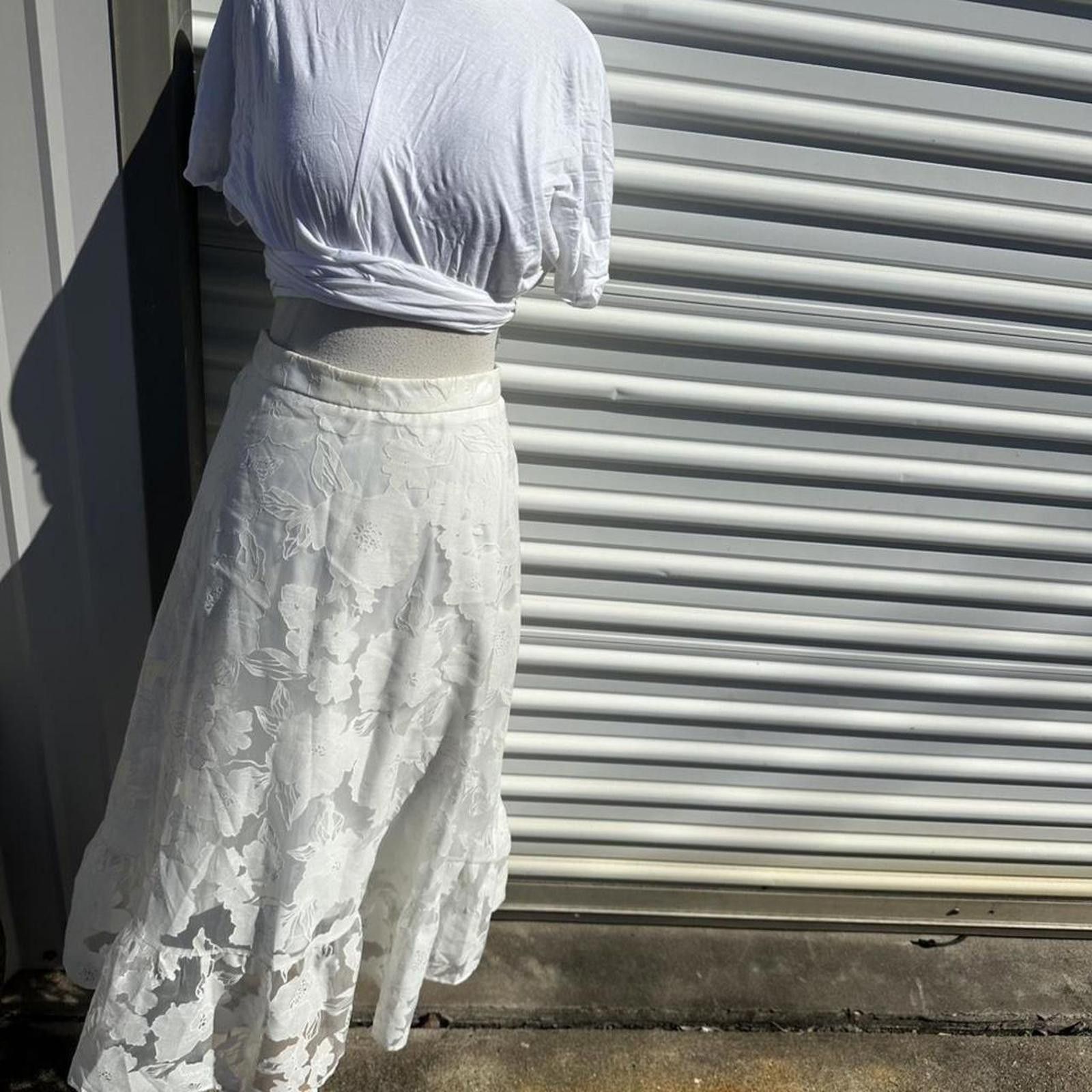 Lululemon White lace midi skirt#cottagecore lulus Size 28" / US 6 / IT 42 - 5 Thumbnail