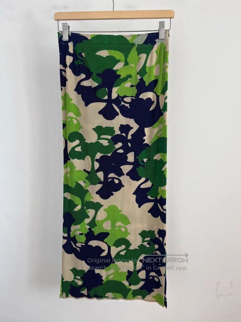 Issey Miyake Issey Miyake size:3 Green Midi Skirt Size 23" - 2 Thumbnail