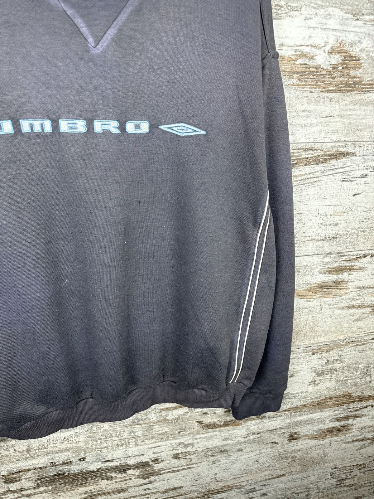 Umbro × Vintage Mens Vintage Umbro distressed sweatshirt big logo y2k rare Size US L / EU 52-54 / 3 - 5 Thumbnail