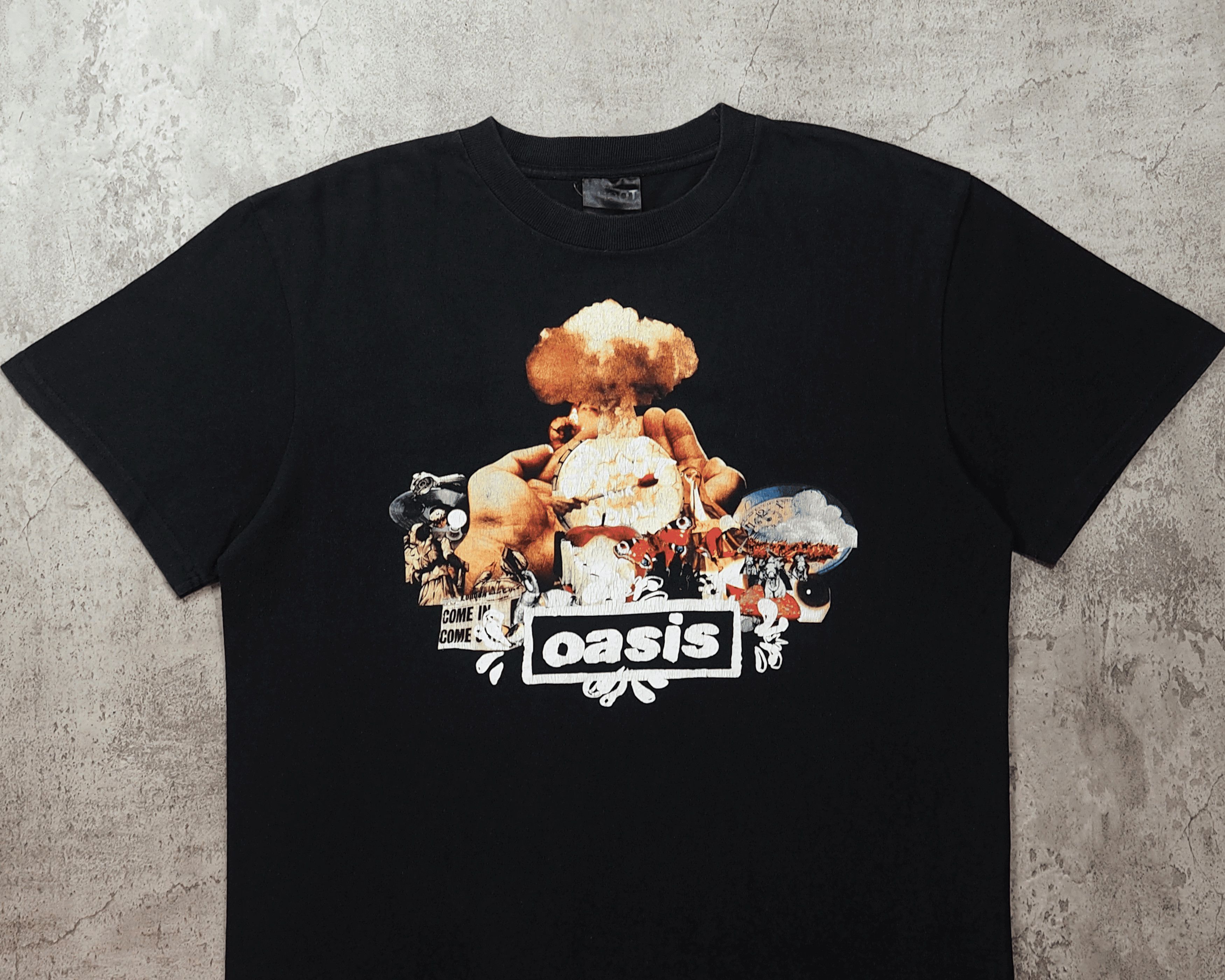 Vintage Vintage 2000s Oasis Dig Out Your Soul Shirt L Size US L / EU 52-54 / 3 - 2 Thumbnail
