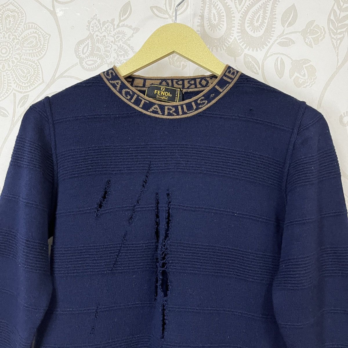 Fendi × Vintage Distressed FENDI Ripped Vintage Knitwear Sweater Size US S / EU 44-46 / 1 - 23 Thumbnail