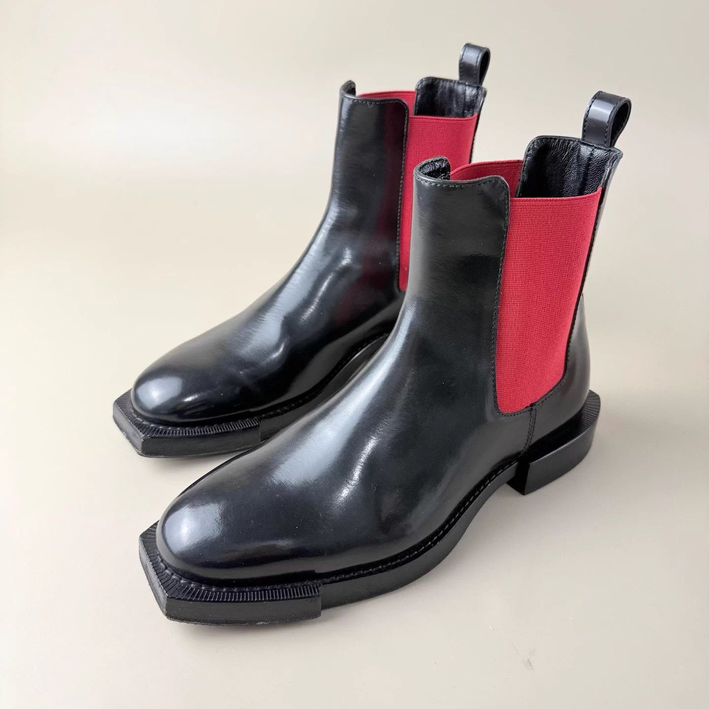 Alexander McQueen Alexander McQueen Black & Red Chelsea Boots EU36 Size US 5 / IT 35 - 1 Thumbnail