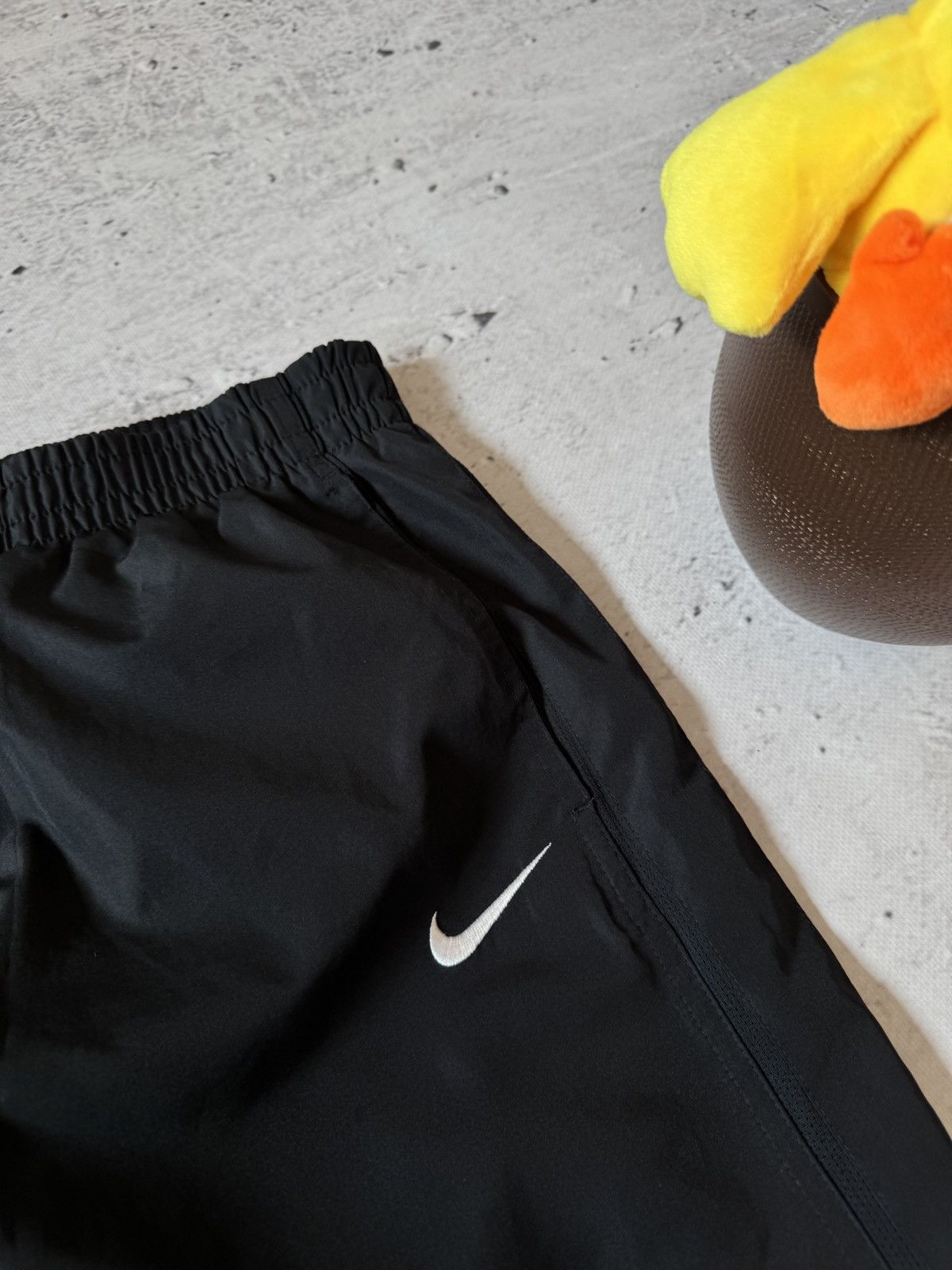 Nike × Vintage NIKE NYLON VINTAGE Y2K OVERSIZE BAGGY FIT PANTS SWEATPANTS Size US 32 / EU 48 - 5 Thumbnail