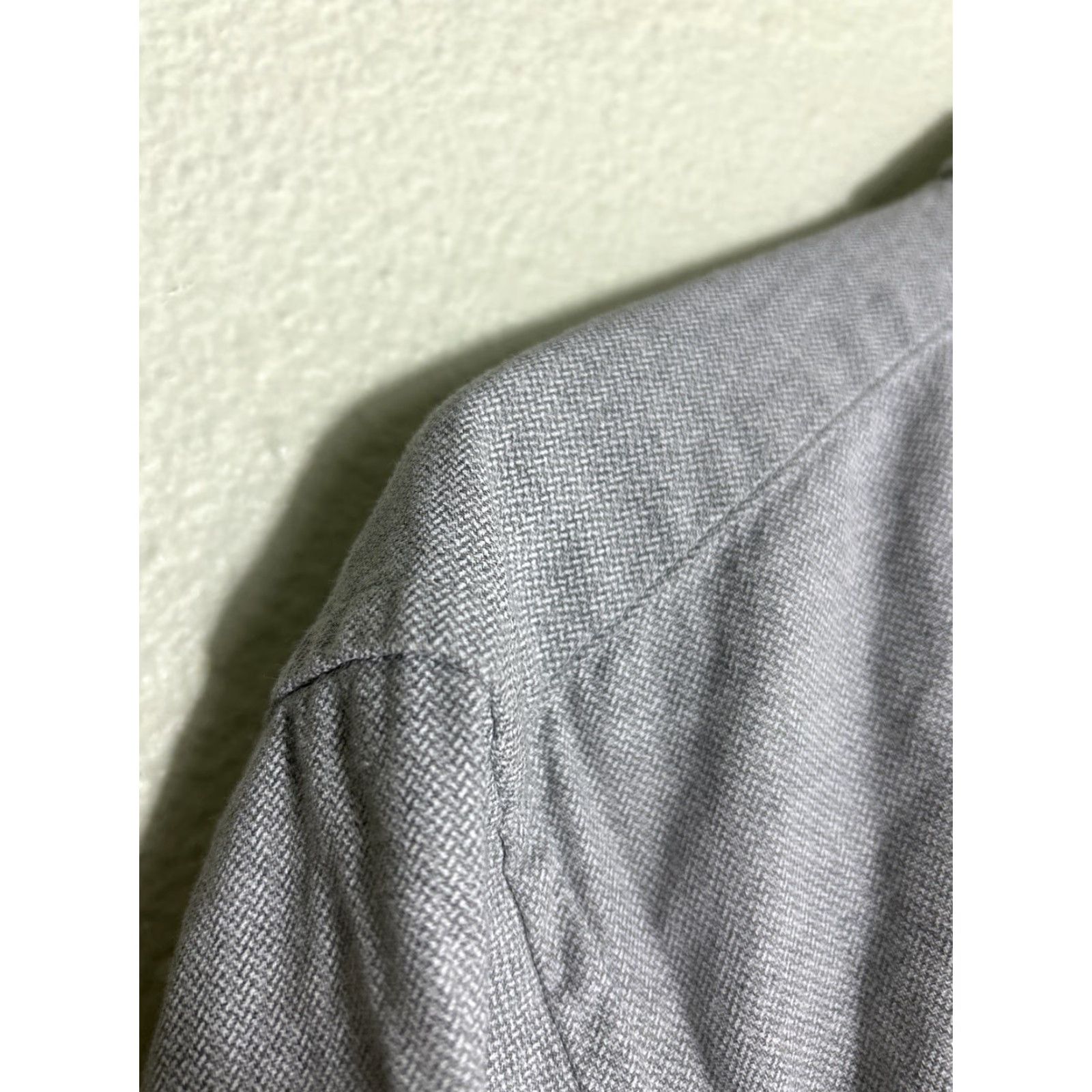 Banana Republic Banana Republic Mens XL Long Sleeve Chambray Shirt Gray Herringbone Button-Up Shirt Mens XL Chambray Shirt Size US XL / EU 56 / 4 - 7 Thumbnail