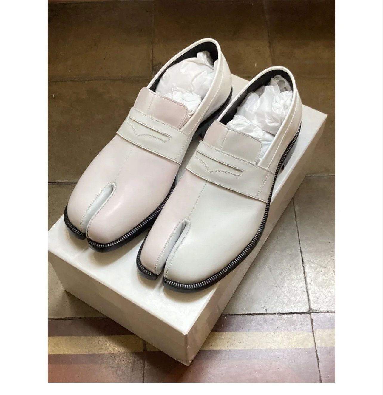 Maison Margiela Maison Margiela Tabi Flats Size US 9 / IT 39 - 2 Thumbnail