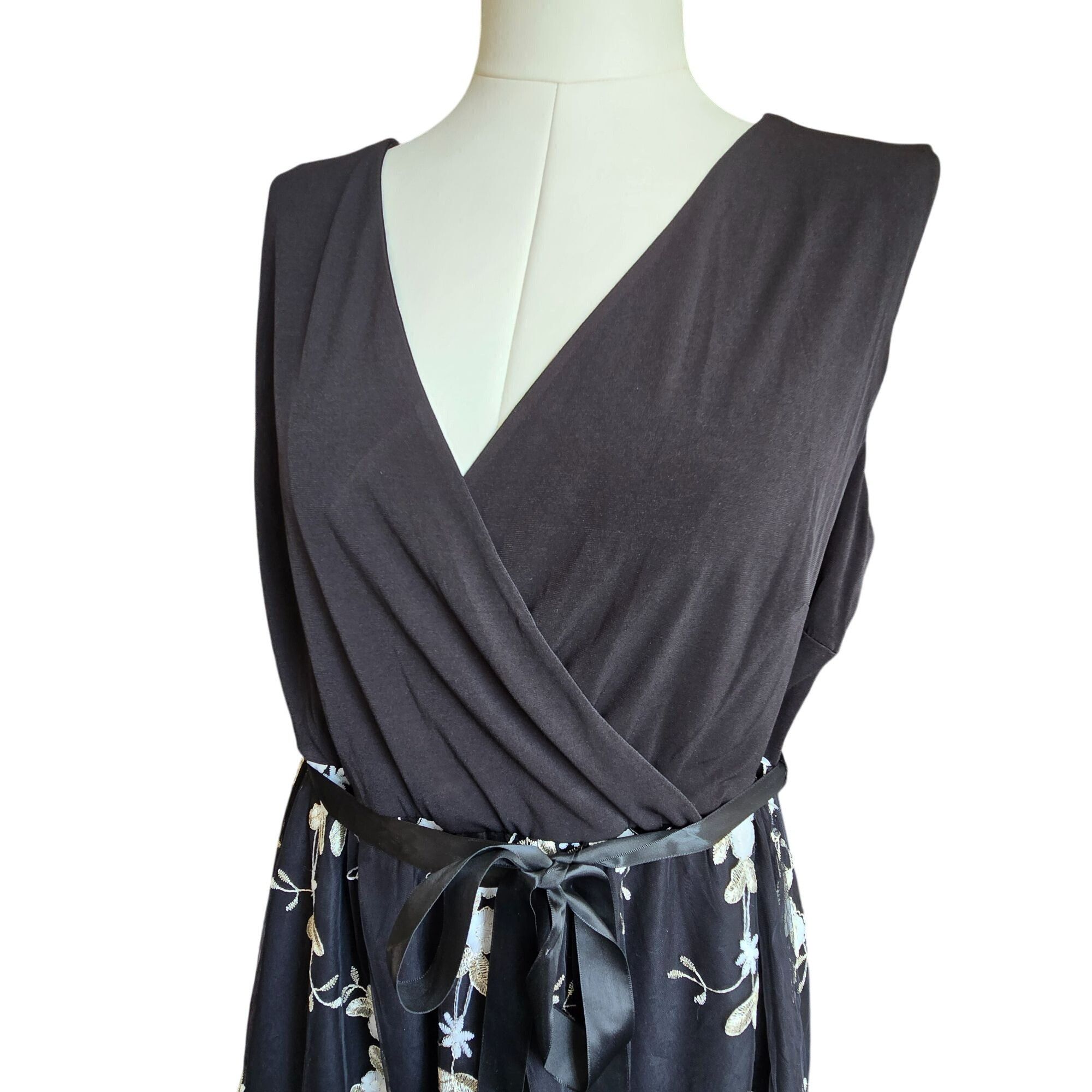 Other Womens Black Floral Sleeveless Wrap Dress 2X With Tie Waist Size XXL / US 16-18 / IT 52-54 - 2 Thumbnail