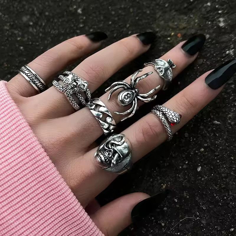 Jewelry 7 pieces /Set Creative Skull Head Poker Bat Rings Size ONE SIZE - 4 Thumbnail