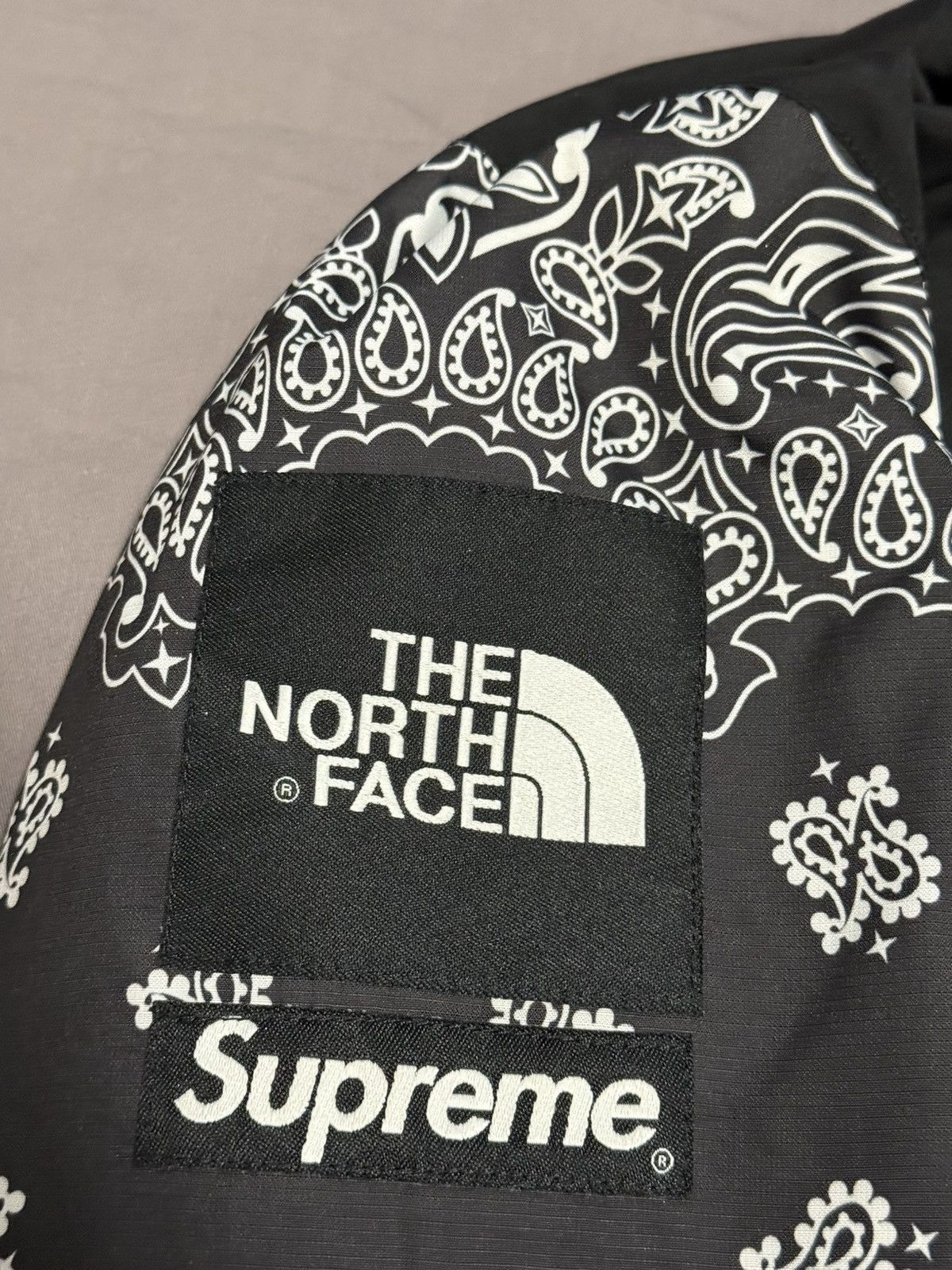 The North Face Supreme north face tnf black bandana paisley mountain Jacket Size US M / EU 48-50 / 2 - 3 Thumbnail