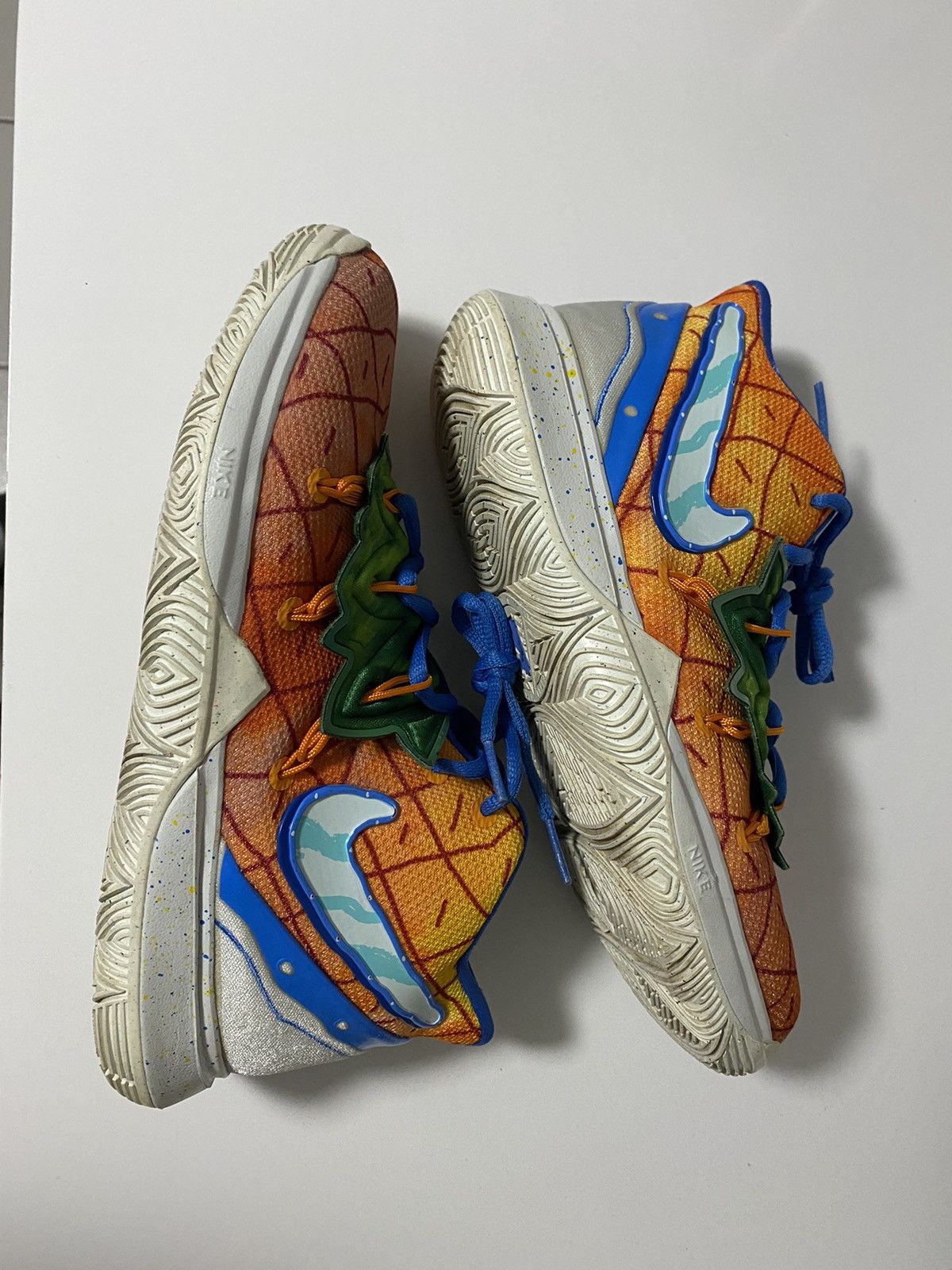 Nike Kyrie 5 Sponge Bob "Pineapple" size 6.5 Size US 6.5 / EU 39-40 - 1 Thumbnail