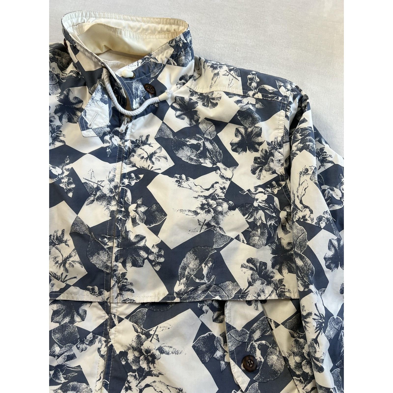 London Fog Vintage London Fog Jacket Mens Medium Blue White Floral AOP Size US M / EU 48-50 / 2 - 2 Thumbnail