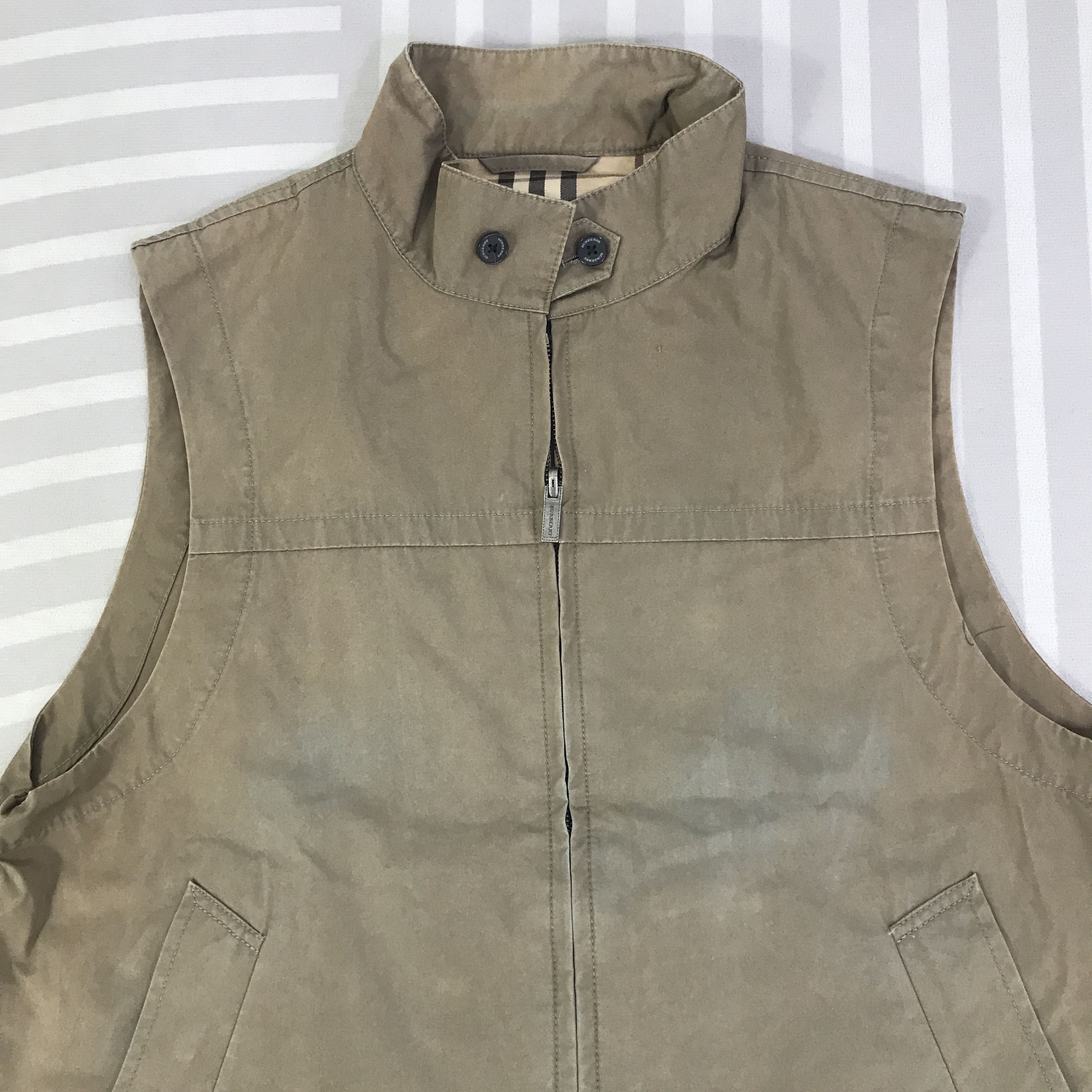 Burberry Vintage Burberry London colour faded Vest K121B18 Size US L / EU 52-54 / 3 - 2 Thumbnail