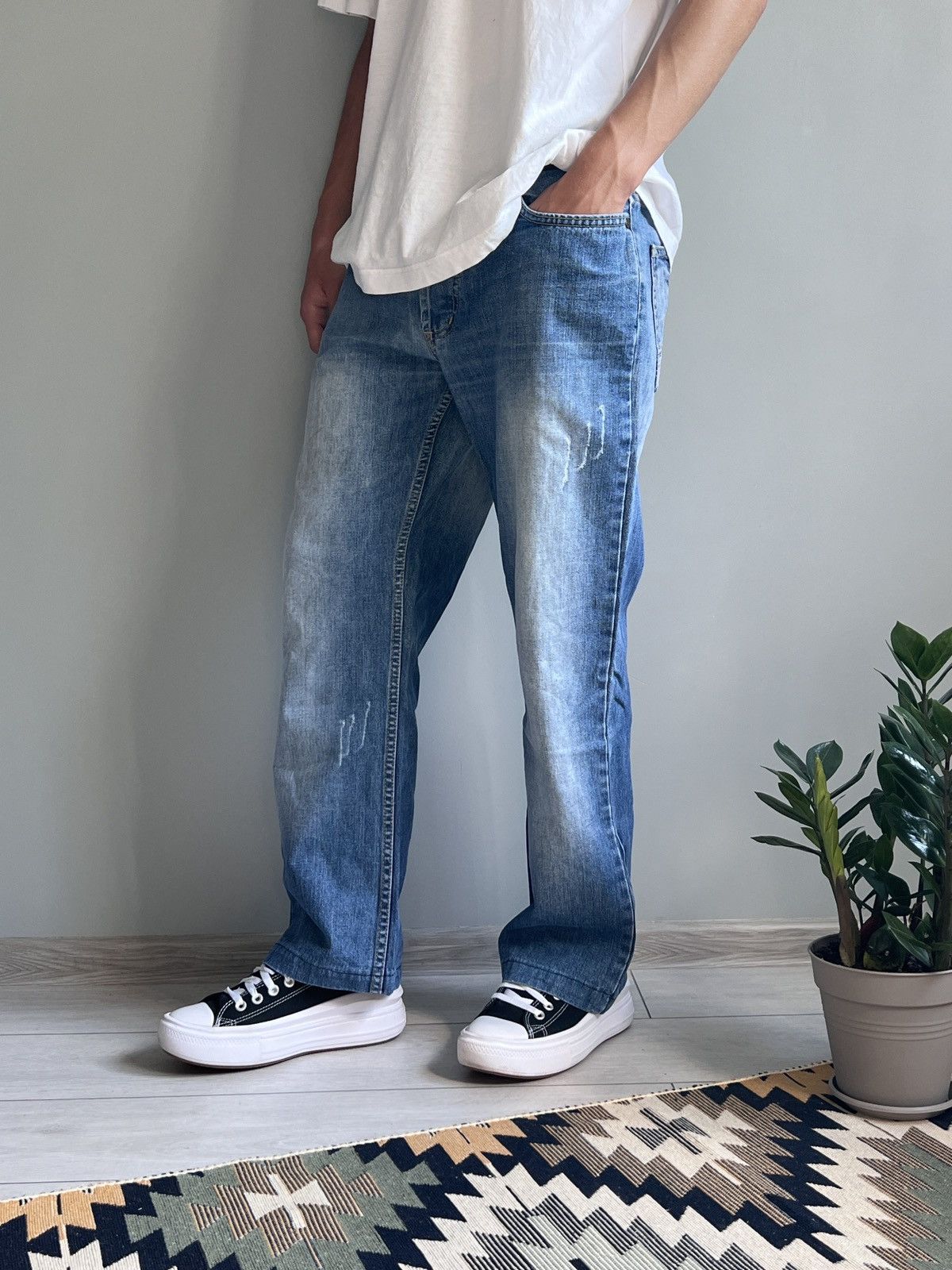 Diesel × Vintage Diesel Baggy Distressed Denim Jeans Size US 32 / EU 48 - 6 Thumbnail