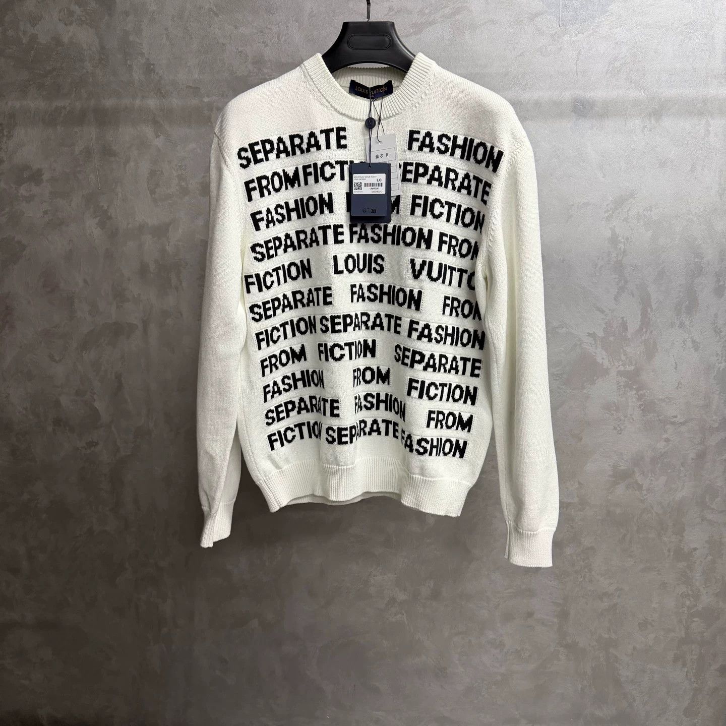 Louis Vuitton Louis Vuitton Printed Graphic White T-Shirt L Women Size L / US 10 / IT 46 - 1 Thumbnail