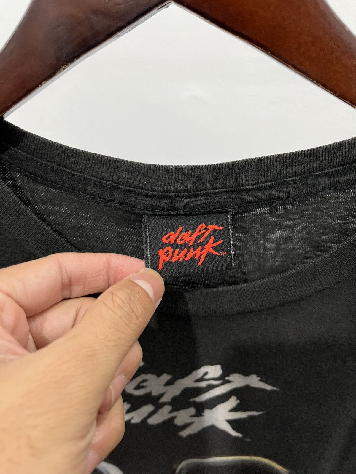 Band Tees VINTAGE DAFT PUNK OFFICIAL TEE Size US S / EU 44-46 / 1 - 3 Thumbnail