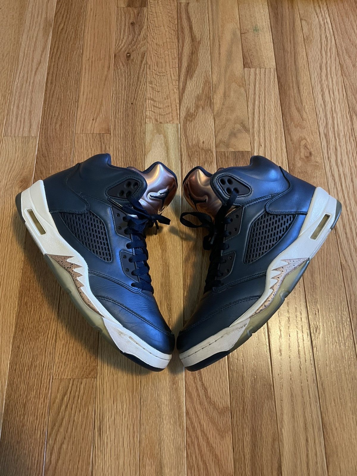 Jordan Brand Jordan 5 Bronze Size US 9.5 / EU 42-43 - 1 Thumbnail