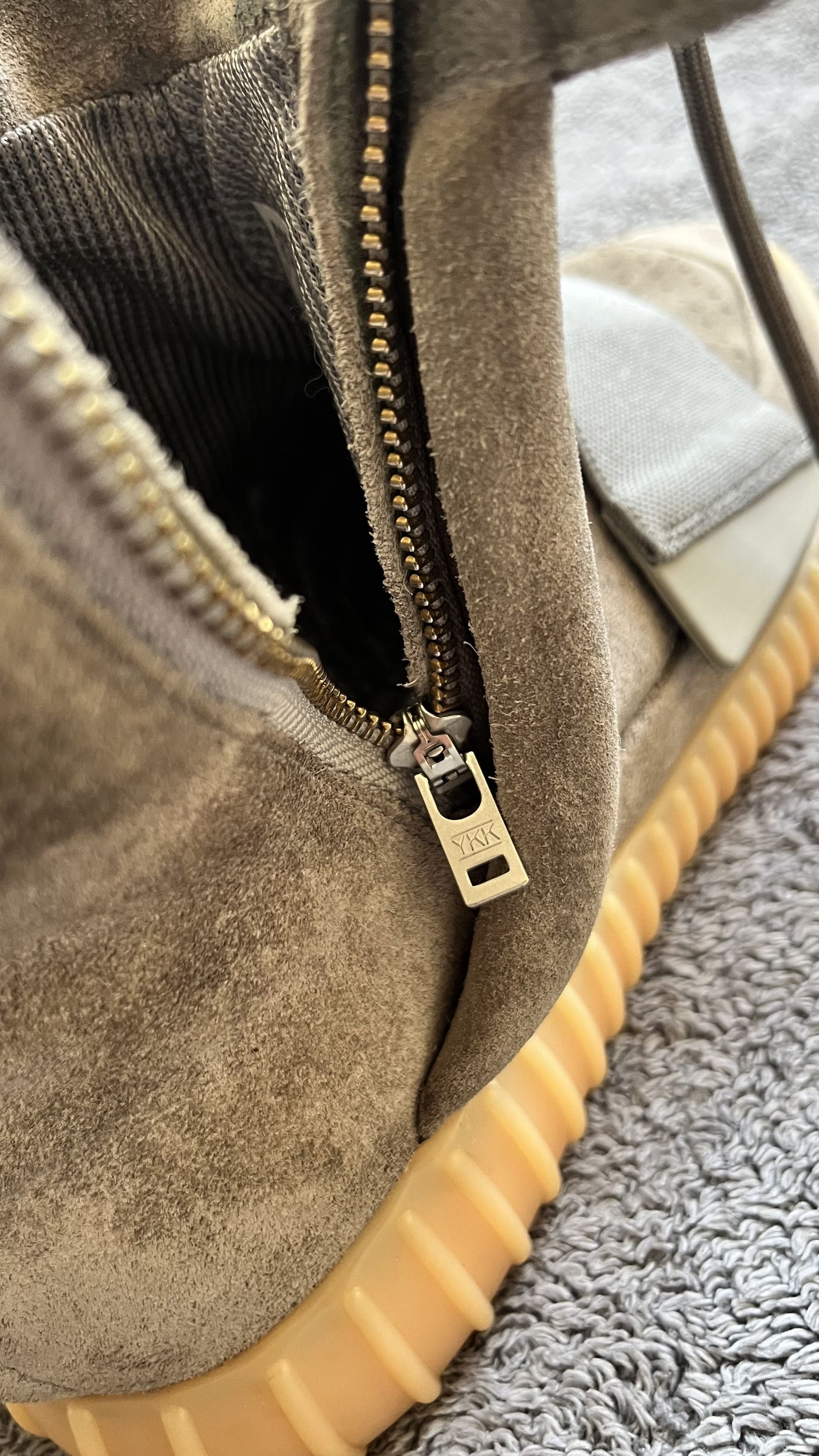 Yeezy Yeezy 750 Light Grey Gum Glow In The Dark Size US 9 / EU 42 - 6 Thumbnail