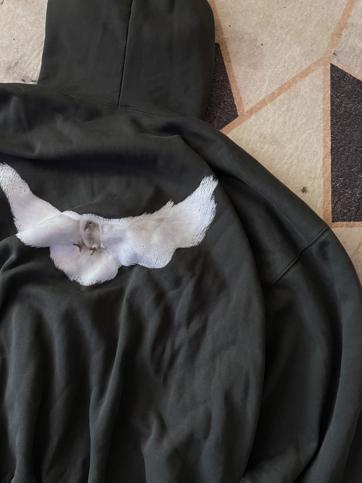 Balenciaga × Gap × Kanye West Yeezy Gap Engineered by Balenciaga Dove Hoodie "Black" Size US S / EU 44-46 / 1 - 2 Thumbnail