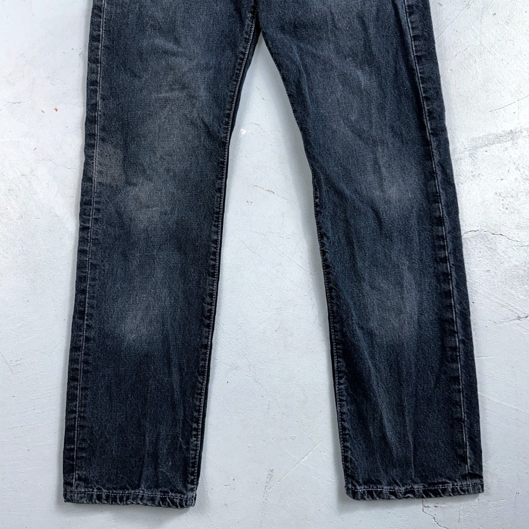 Levi's VINTAGE Levi's 501 Jeans Main Selling Point 90s Mexico Straight Leg 29x32 28x31 Dark Wash Blue Cotton Denim Mens Regular Jeans 501 Series 90s Theme Size US 29 - 3 Thumbnail