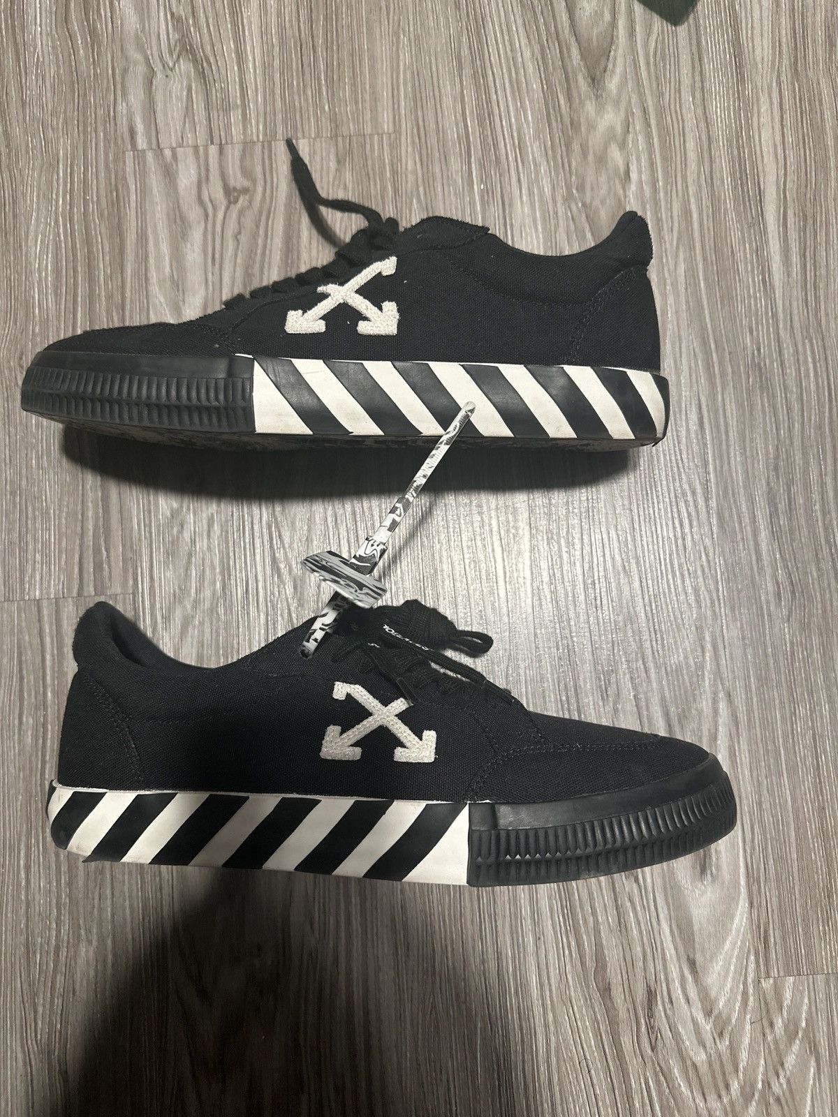image of Off White Vulc Low Black White Arrow Shoes, Men's (Size 11)