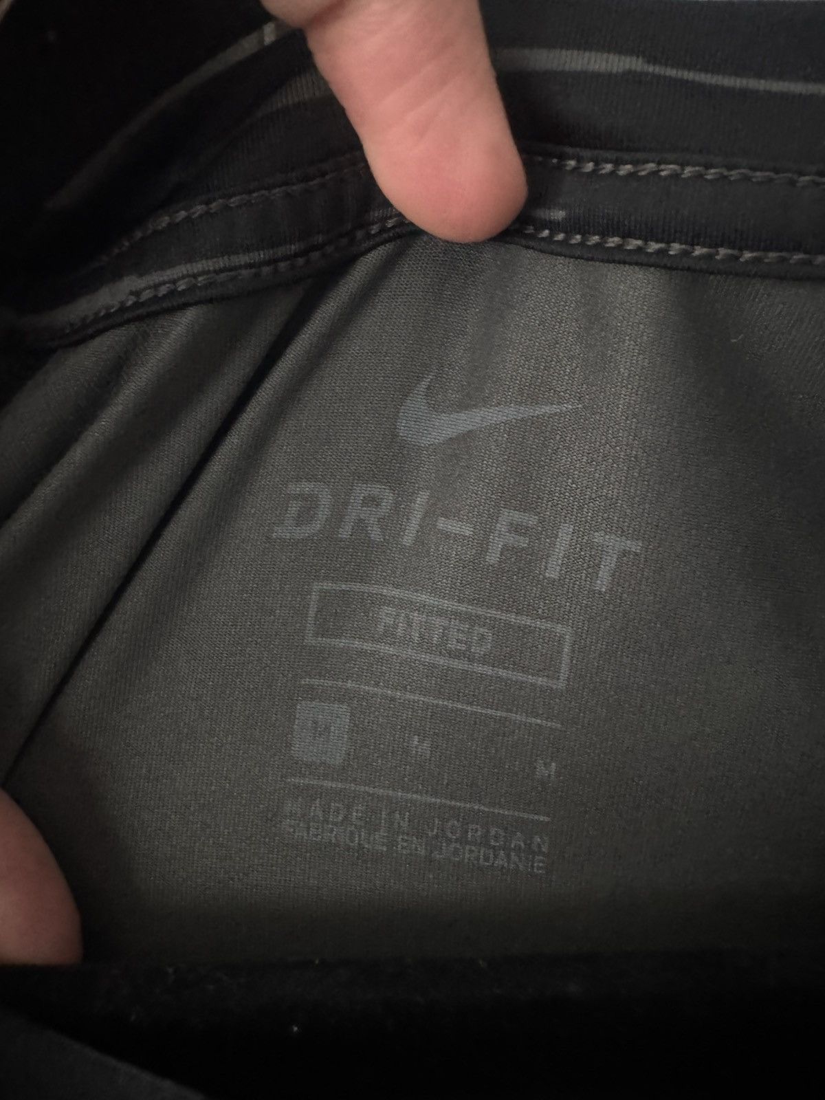 Nike Nike Black CharcoalGrey Striped T-Shirt M FittedSwooshJordan Size US M / EU 48-50 / 2 - 2 Thumbnail