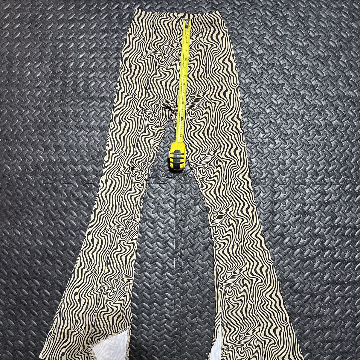 PrettyLittleThing Pretty Little Thing Flare Pants Swirl Wide Leg Slit Size 2 Size 26" / US 2 / IT 38 - 6 Thumbnail