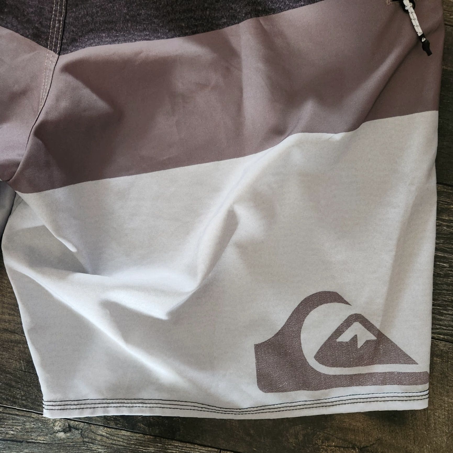 Quiksilver Quiksilver Board Shorts Mens 38 Gray Colorblock Swimming Beach Stretch Bottom Mens Size US 38 / EU 54 - 2 Thumbnail