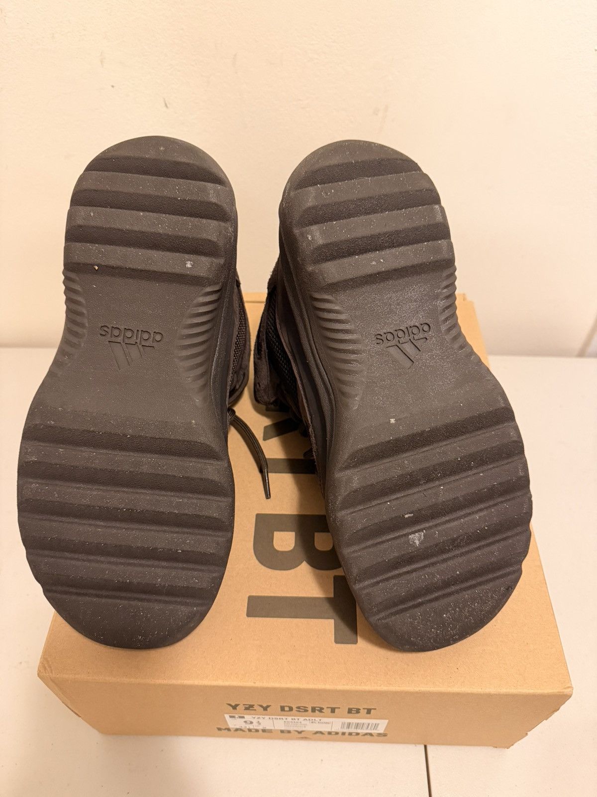 Yeezy adidas Yeezy Desert Boot Oil sie 9.5 Men Size US 9.5 / EU 42-43 - 6 Thumbnail