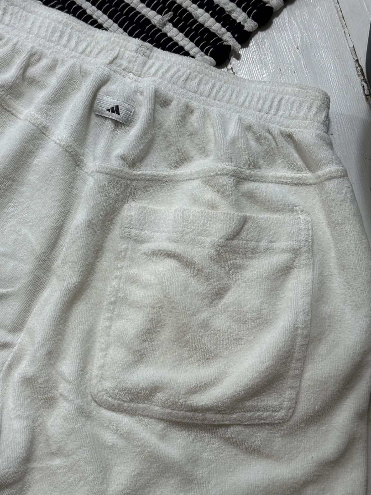 Adidas VINTAGE ADIDAS PLUSH Y2K SHORTS Size 30" / US 8 / IT 44 - 8 Thumbnail
