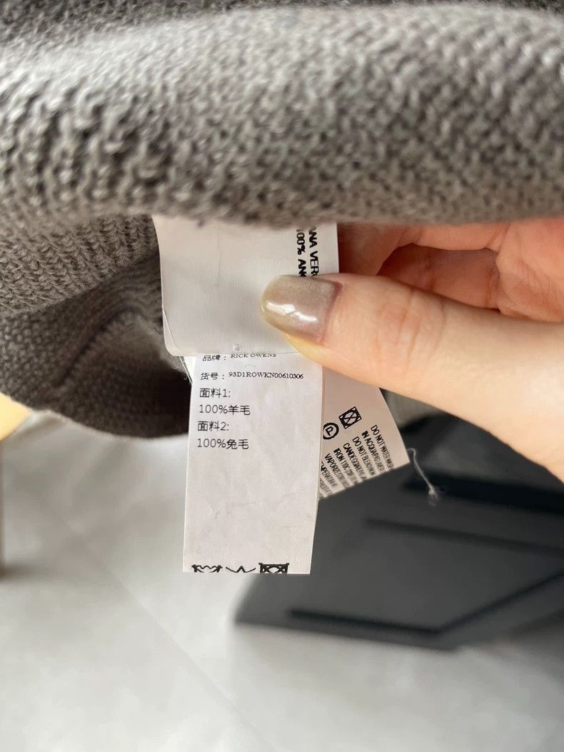 Rick Owens Rick Owens Lazy V-neck knitted skirt with rabbit fur sleeve Size US M / EU 48-50 / 2 - 6 Thumbnail