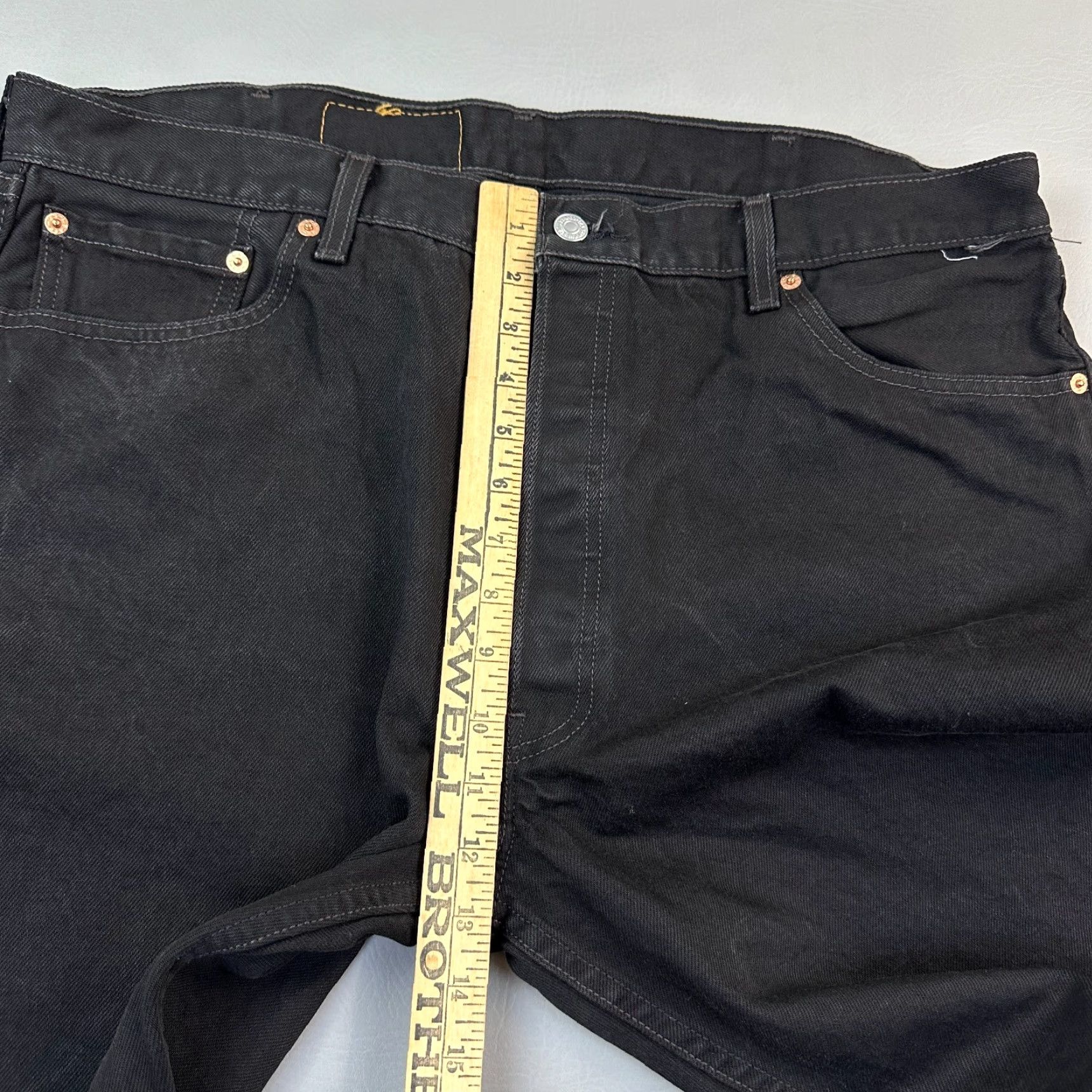 Levi's VINTAGE Levi's 501 Jeans Mens 40x32 Black Straight Fit Button Fly USA Made Size US 40 / EU 56 - 5 Thumbnail