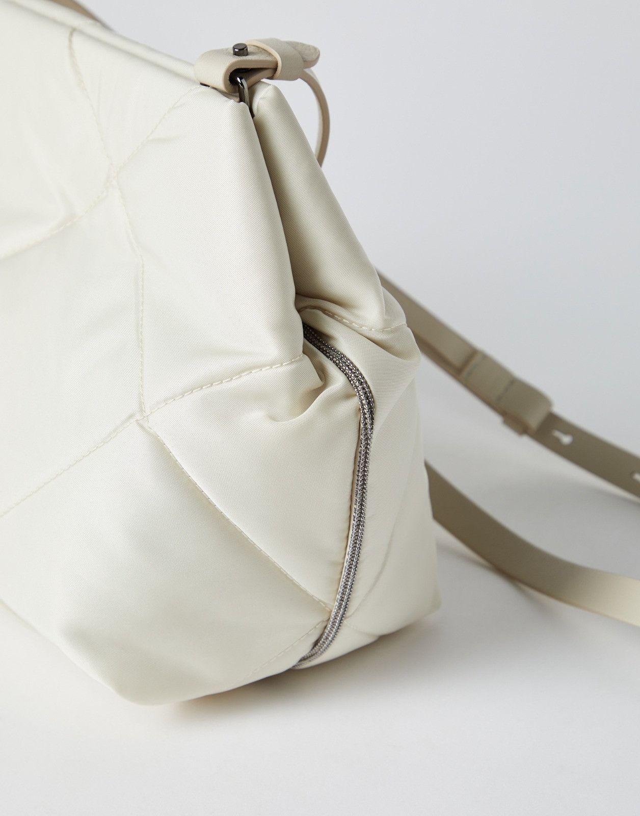 Brunello Cucinelli o1la1rc1a0225 Size: OS / Shoulder Strap Bag in White Size ONE SIZE - 4 Thumbnail