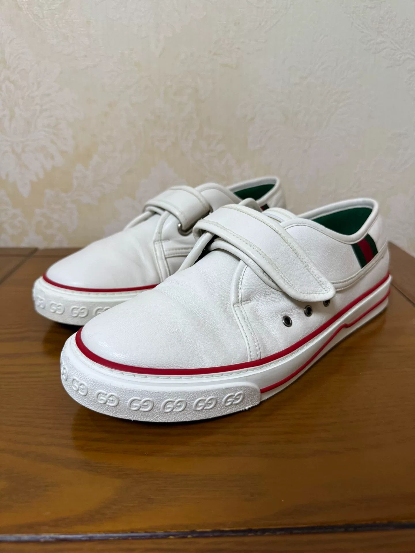 Gucci Gucci Tennis White Lowtop Sneakers 9 Men Size US 9 / EU 42 - 1 Thumbnail
