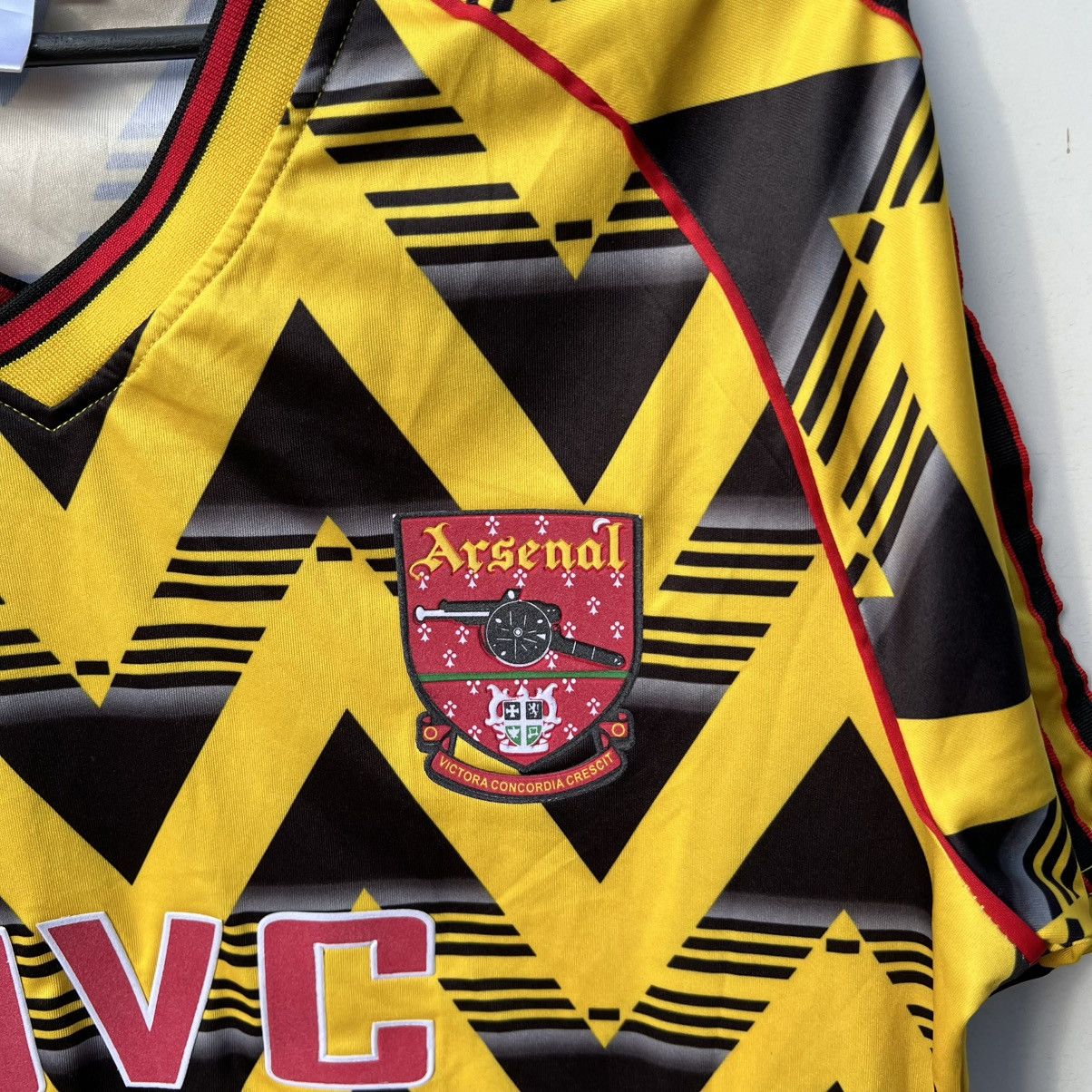 Adidas ARSENAL 1991 1993 FOOTBAL soccer jersey BRUISED BANANA(fake) Size US M / EU 48-50 / 2 - 3 Thumbnail