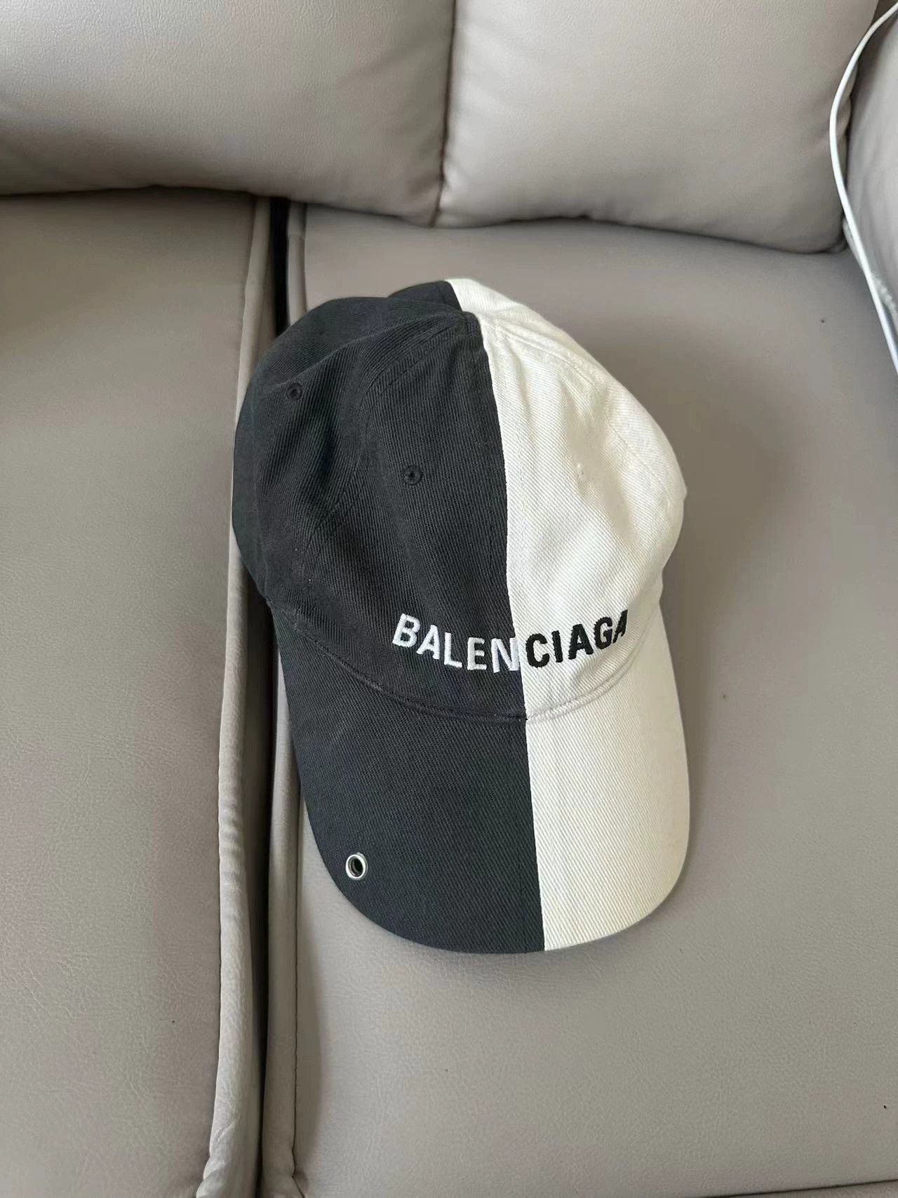 Balenciaga Balenciaga Authentic Hat Size ONE SIZE - 1 Thumbnail