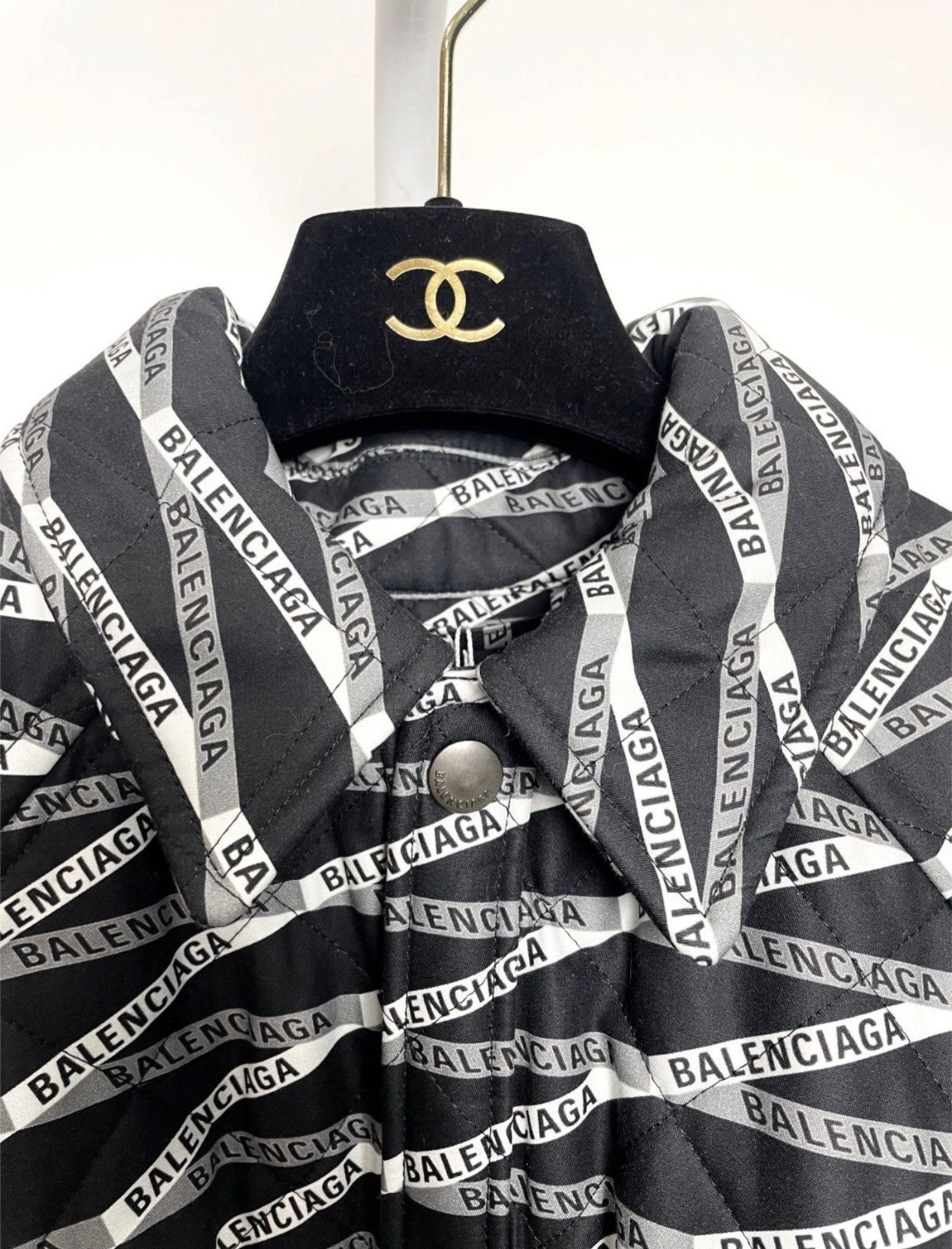 Balenciaga Balenciaga Logo Printed Full Print Lightweight Down Jacket Size US S / EU 44-46 / 1 - 4 Thumbnail