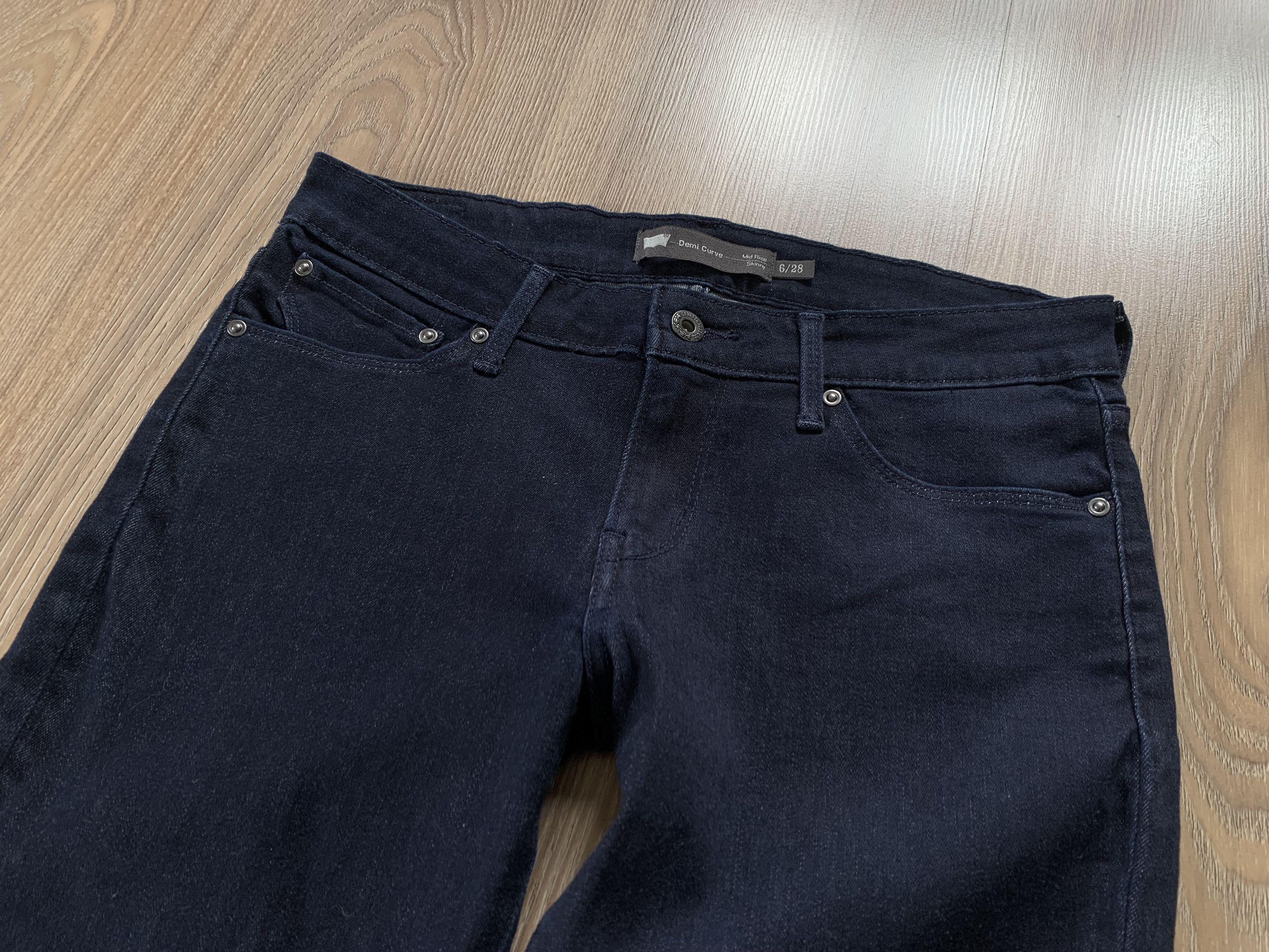 Levi's Levis Women’s Demi Curve Mid Rise Skinny Jeans Size 28" / US 6 / IT 42 - 3 Thumbnail