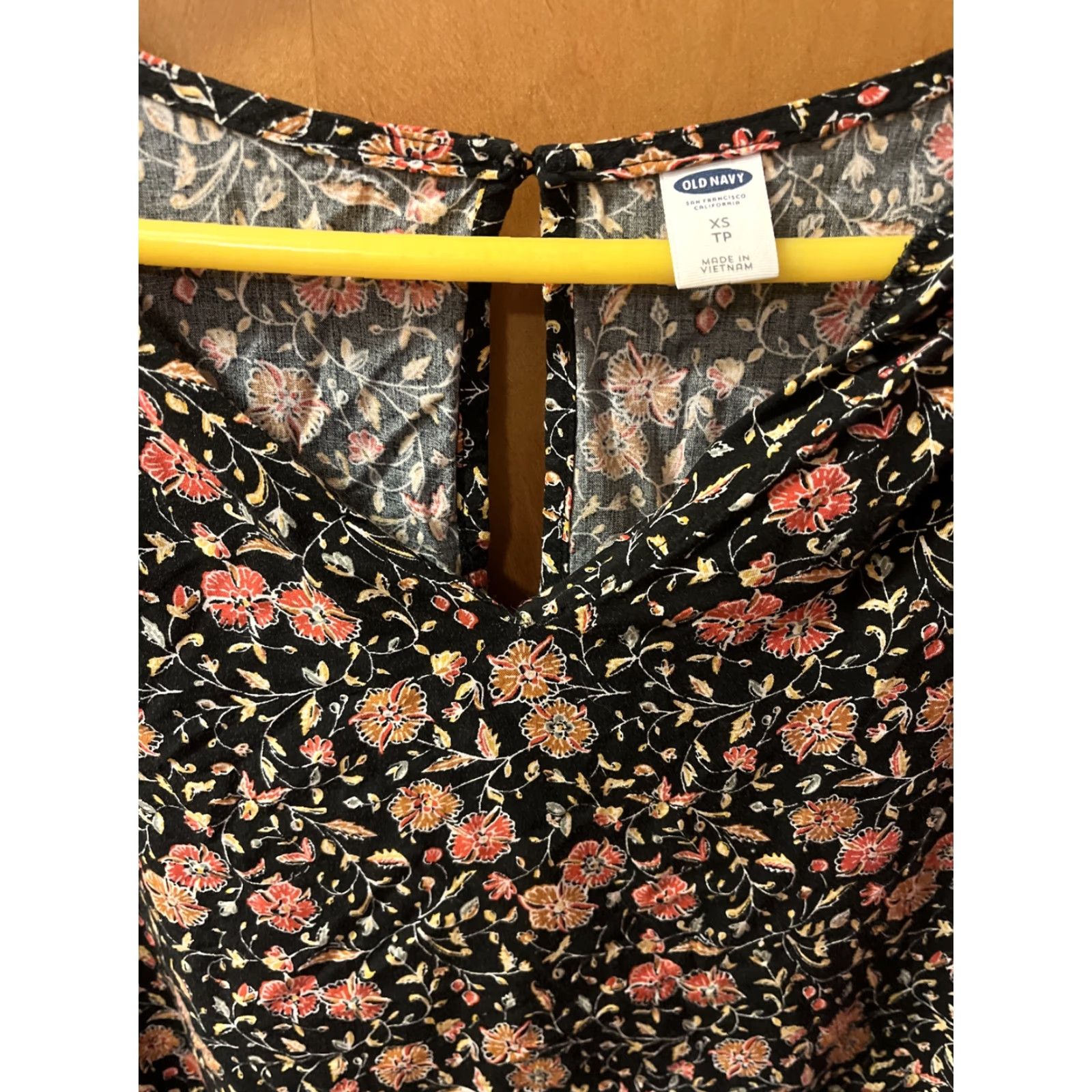 Old Navy Old Navy Women's Floral Long Sleeve Tunic Blouse XS Rayon Casual Bohemian All Seasons Size XS / US 0-2 / IT 36-38 - 2 Thumbnail