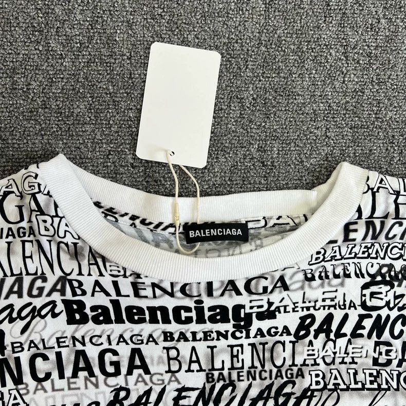 Balenciaga Balenciaga Graffiti Bullet Screen Full Print Sweater Long Size US XS / EU 42 / 0 - 3 Thumbnail