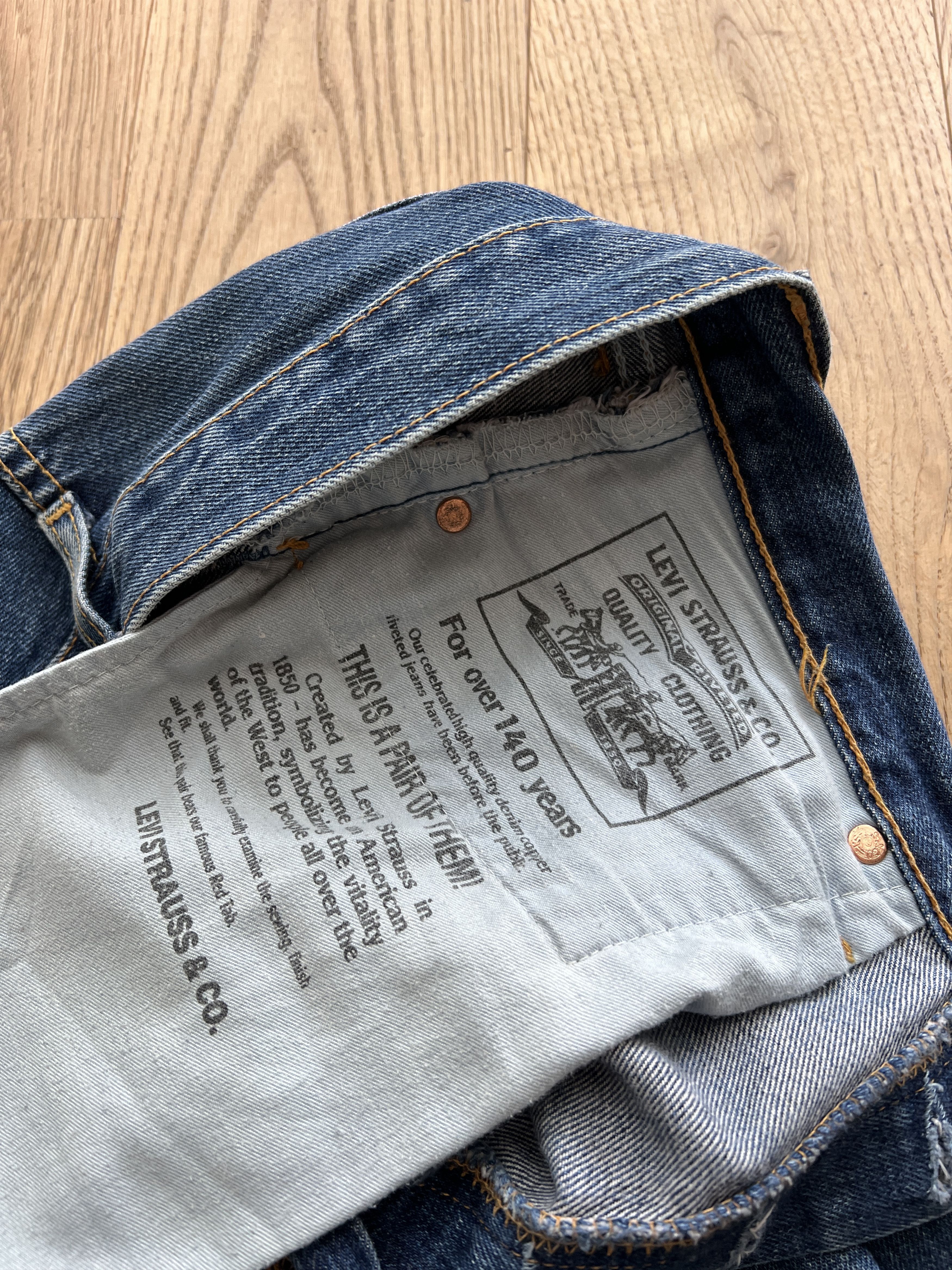 Levi's Vintage Clothing Levis 555 04 Flared boot cut vintage 2000s Retro denim jeans Size US 32 / EU 48 - 18 Thumbnail