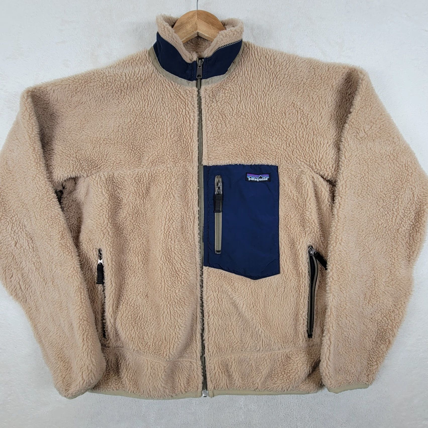 Patagonia Patagonia Jacket Mens M Beige Blue Retro X Rare Sherpa Deep Pile Fleece Zip Windbreaker Zip Pockets Logo Casual Travel Outdoor 90s Womens? Size US M / EU 48-50 / 2 - 2 Thumbnail