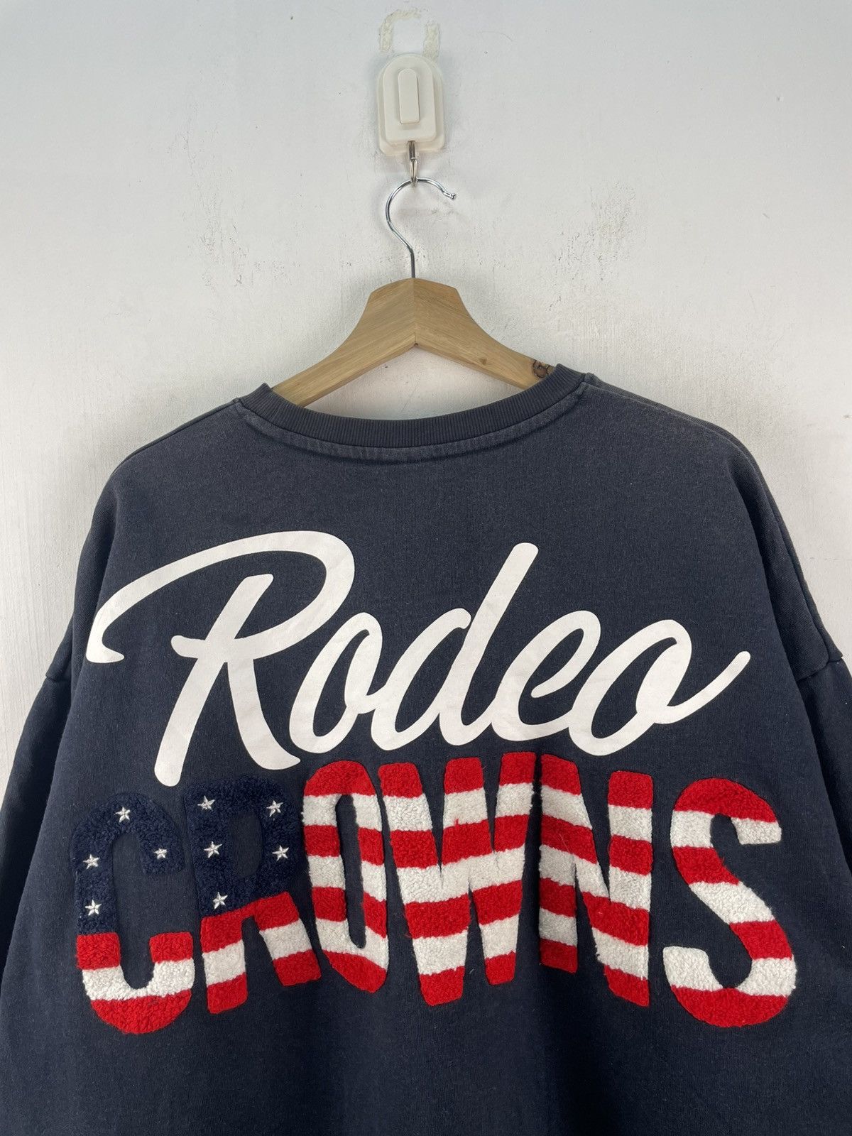 Japanese Brand Vintage Rodeo Crown Sweatshirt Spellout Embroidery Sunfaded Size US XXL / EU 58 / 5 - 5 Thumbnail
